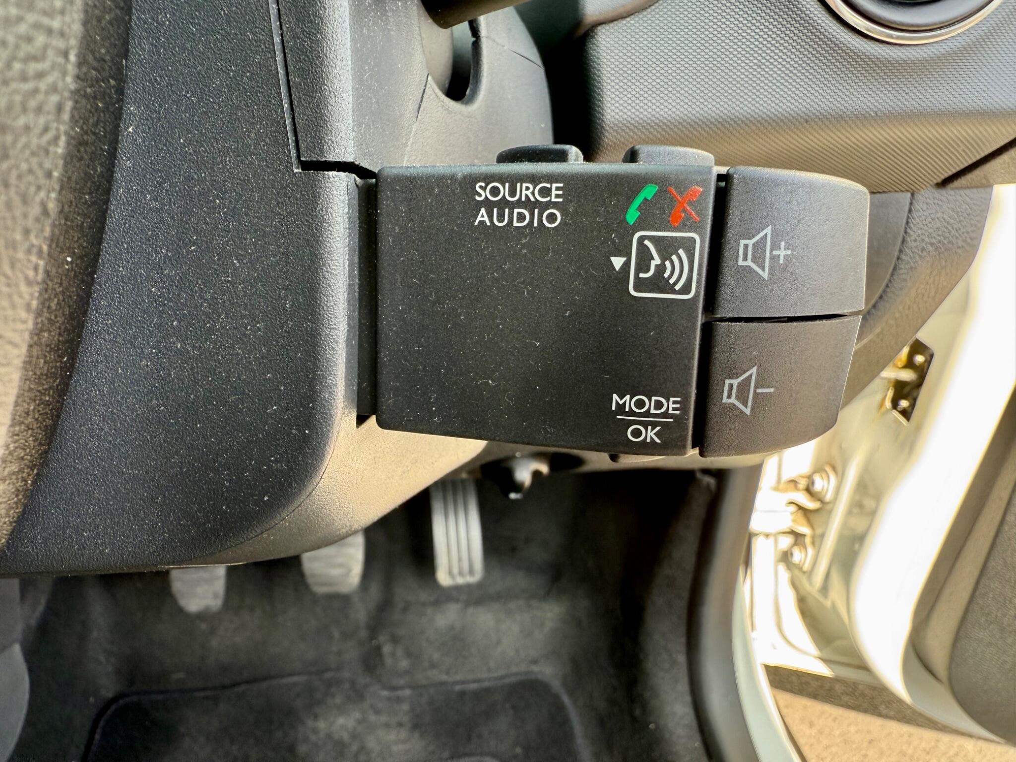 Dacia Sandero Stepway 0.9 TCe Laureate Euro 6 (s/s) 5dr 5dr Manual 2017