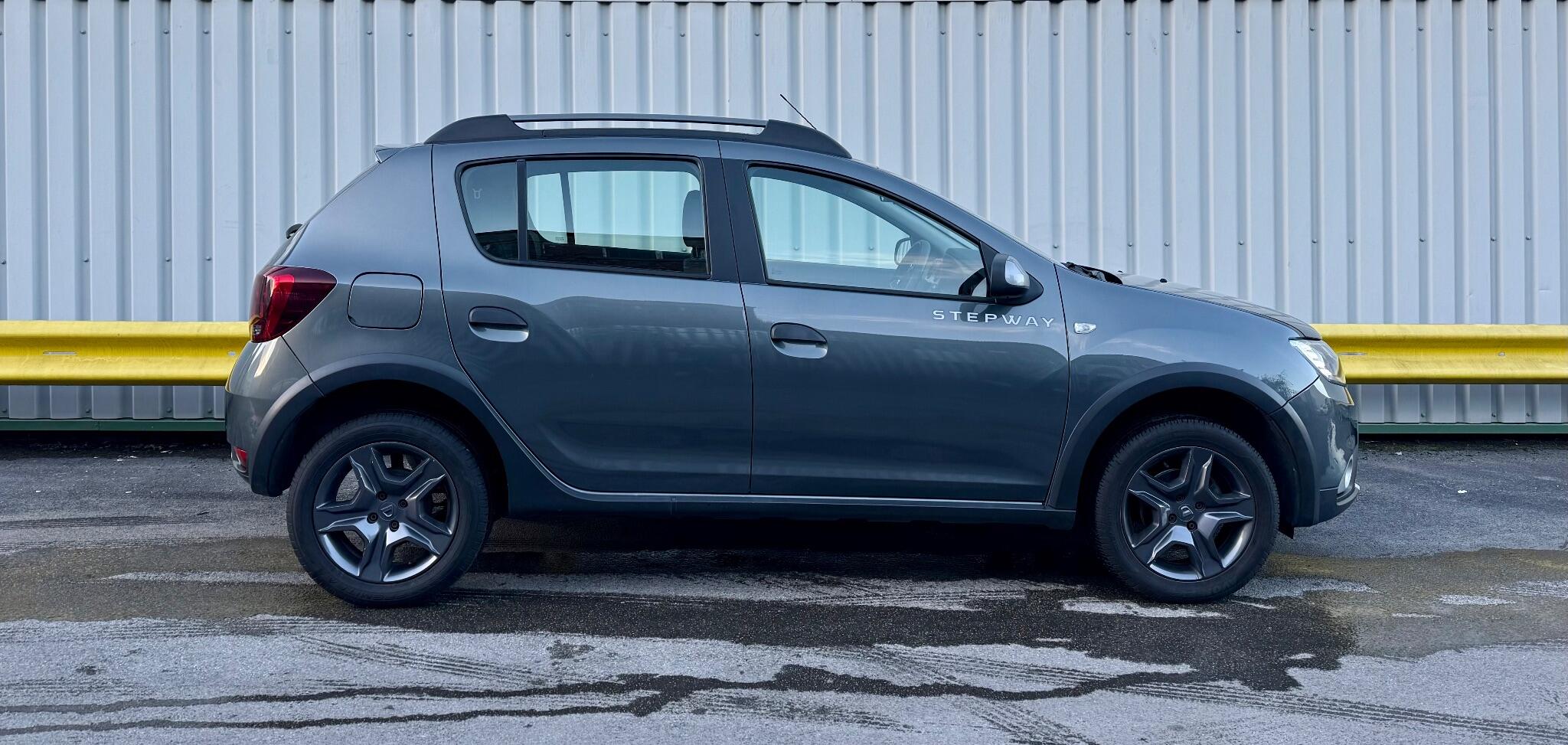 Dacia Sandero Stepway 0.9 TCe SE Summit Euro 6 (s/s) 5dr 5dr Manual 2017