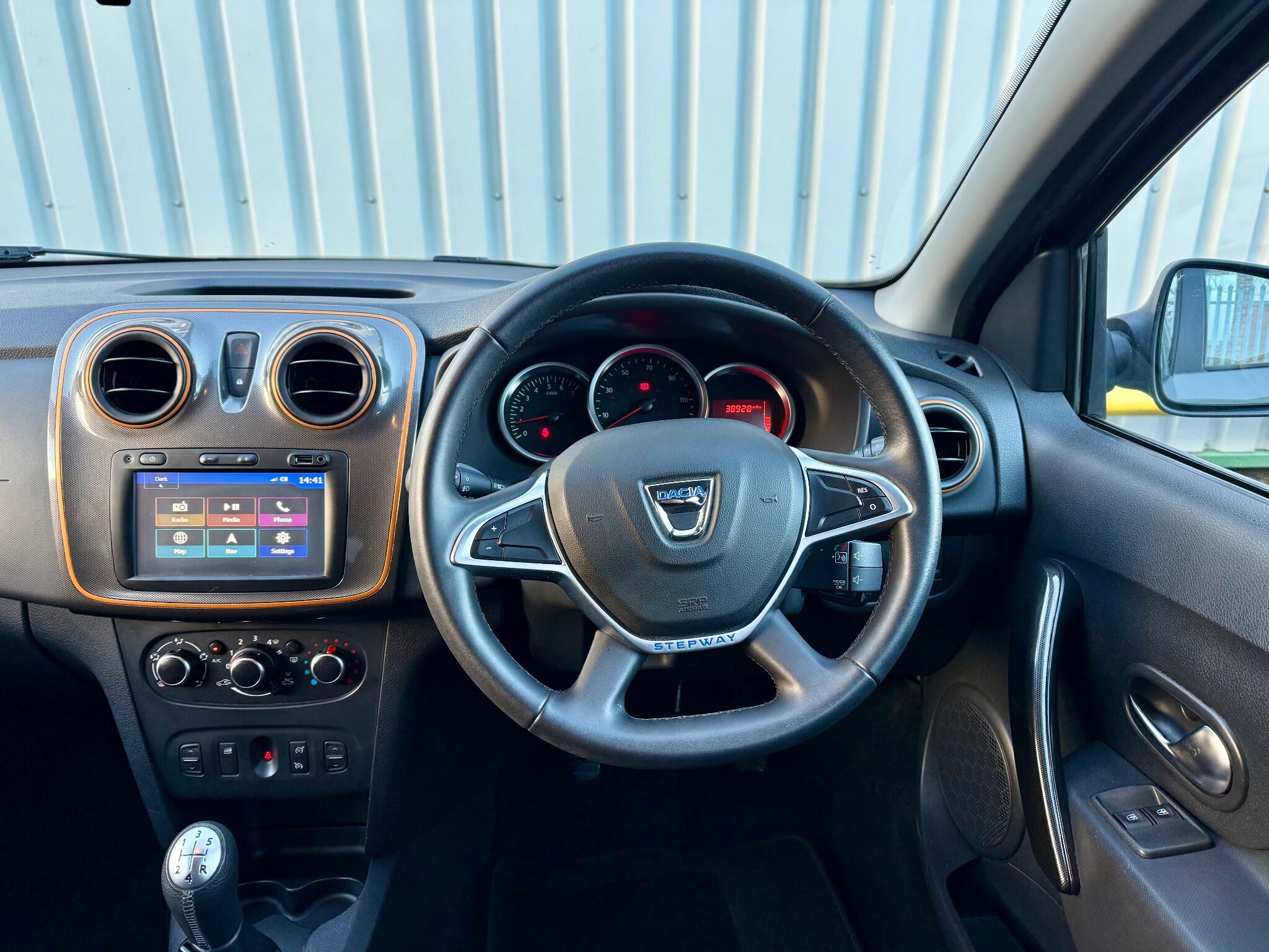 Dacia Sandero Stepway 0.9 TCe SE Summit Euro 6 (s/s) 5dr 5dr Manual 2017