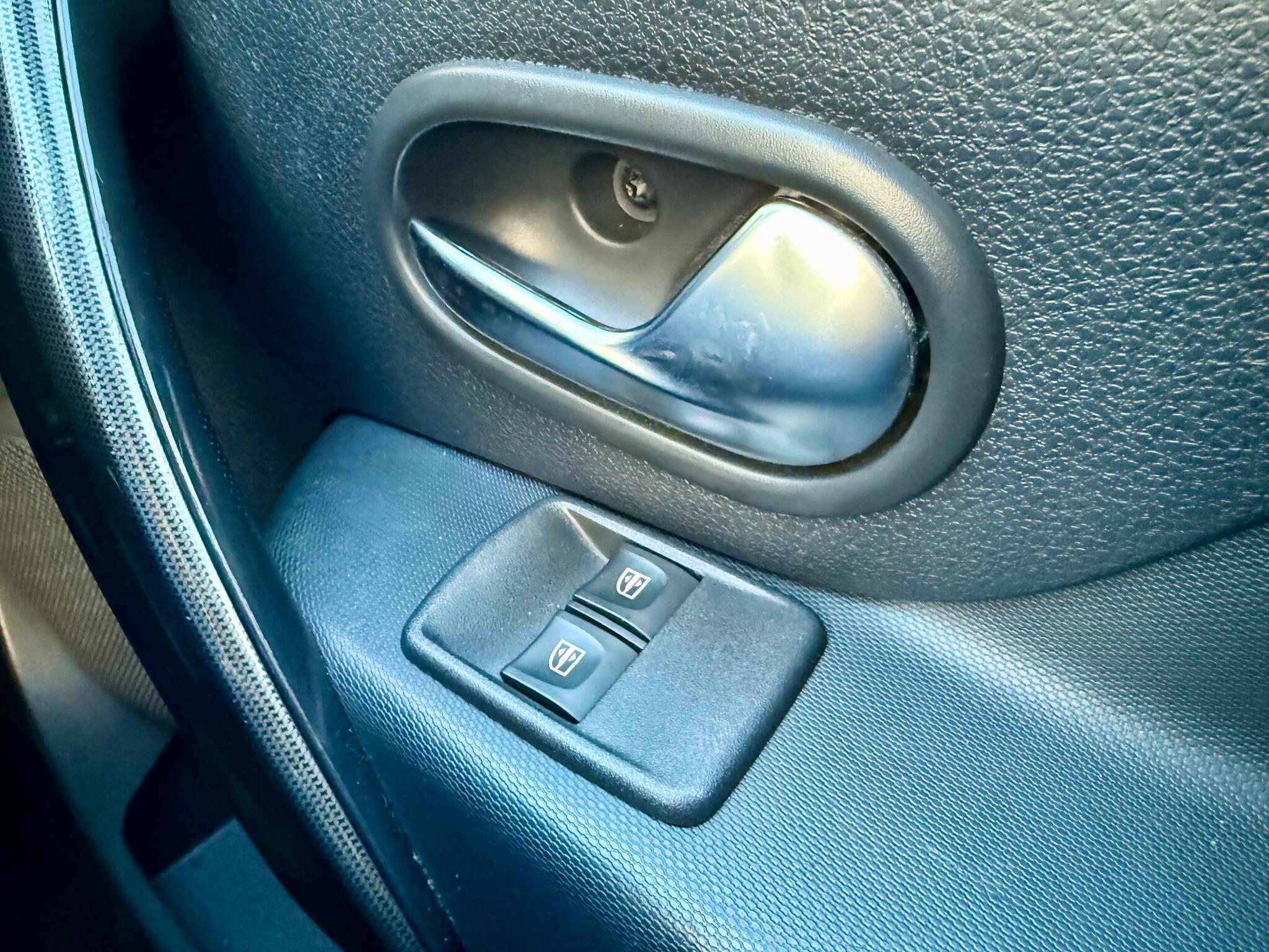 Dacia Sandero Stepway 0.9 TCe SE Summit Euro 6 (s/s) 5dr 5dr Manual 2017