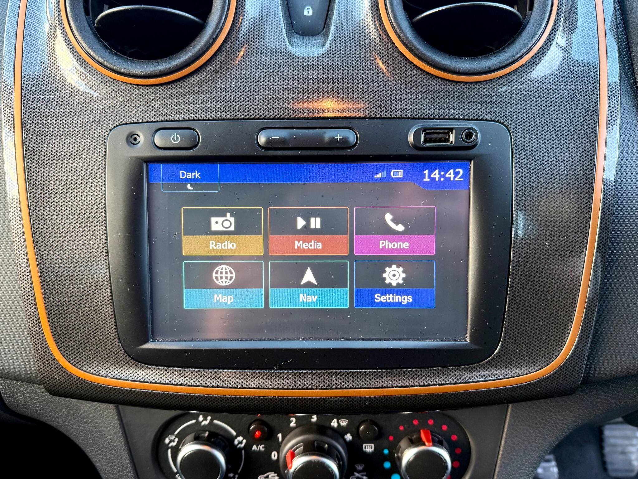 Dacia Sandero Stepway 0.9 TCe SE Summit Euro 6 (s/s) 5dr 5dr Manual 2017