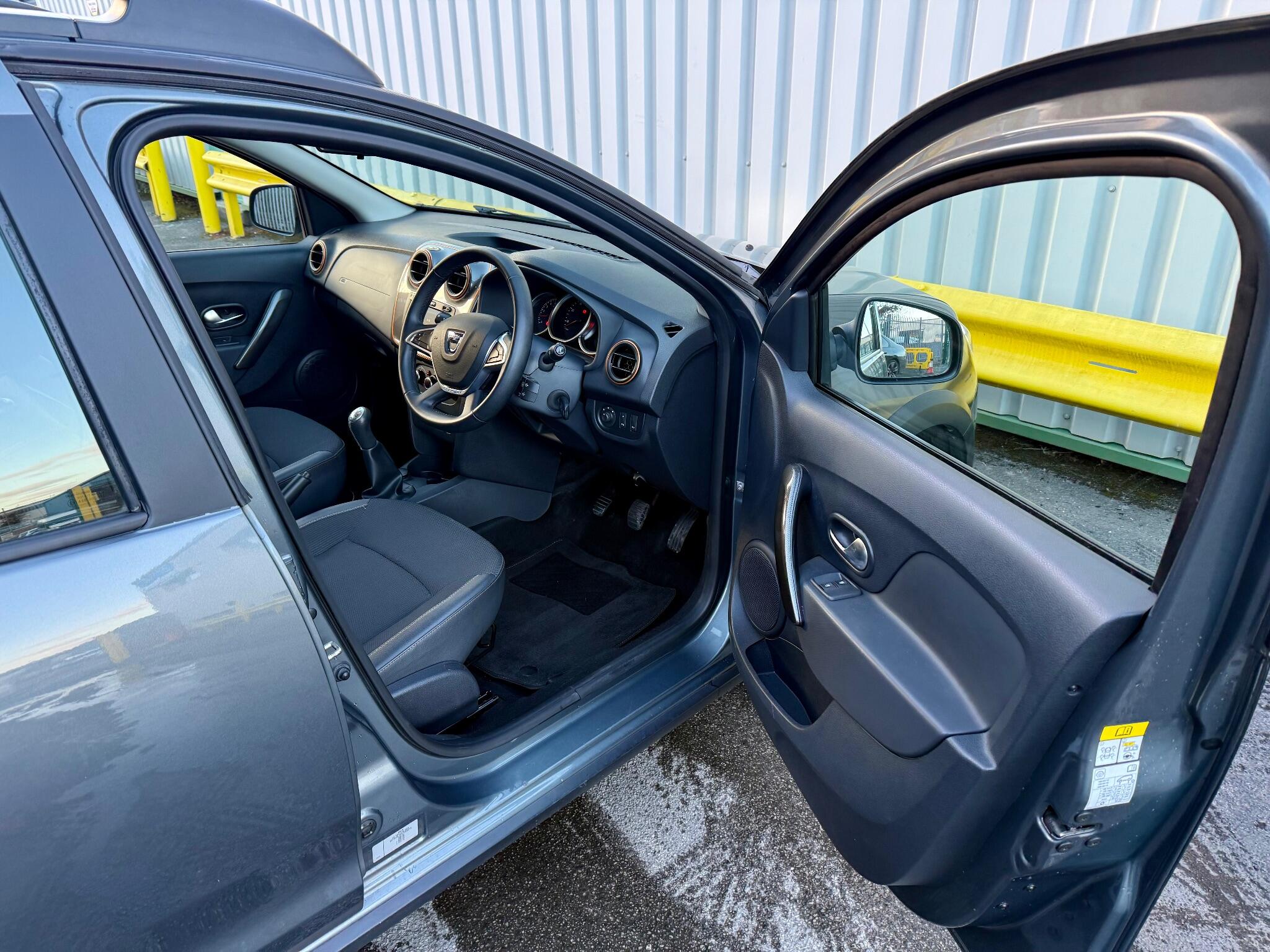 Dacia Sandero Stepway 0.9 TCe SE Summit Euro 6 (s/s) 5dr 5dr Manual 2017