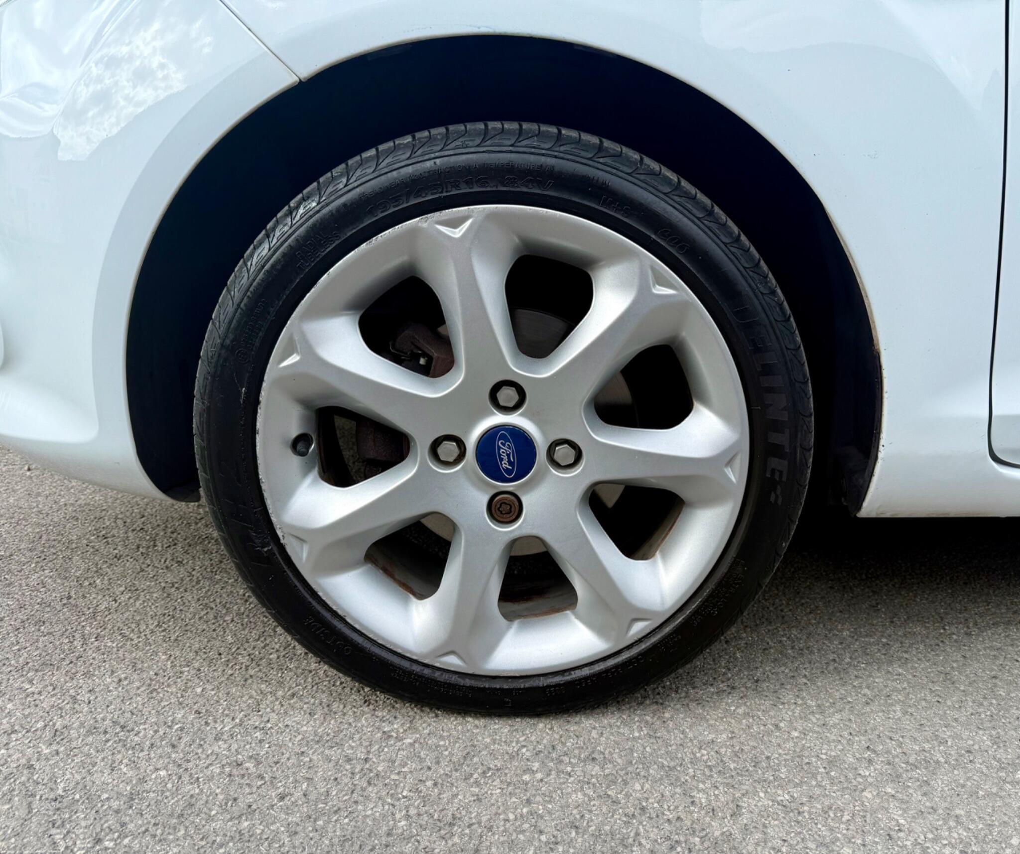 Ford Fiesta 1.25 Zetec 5dr 5dr Manual 2012