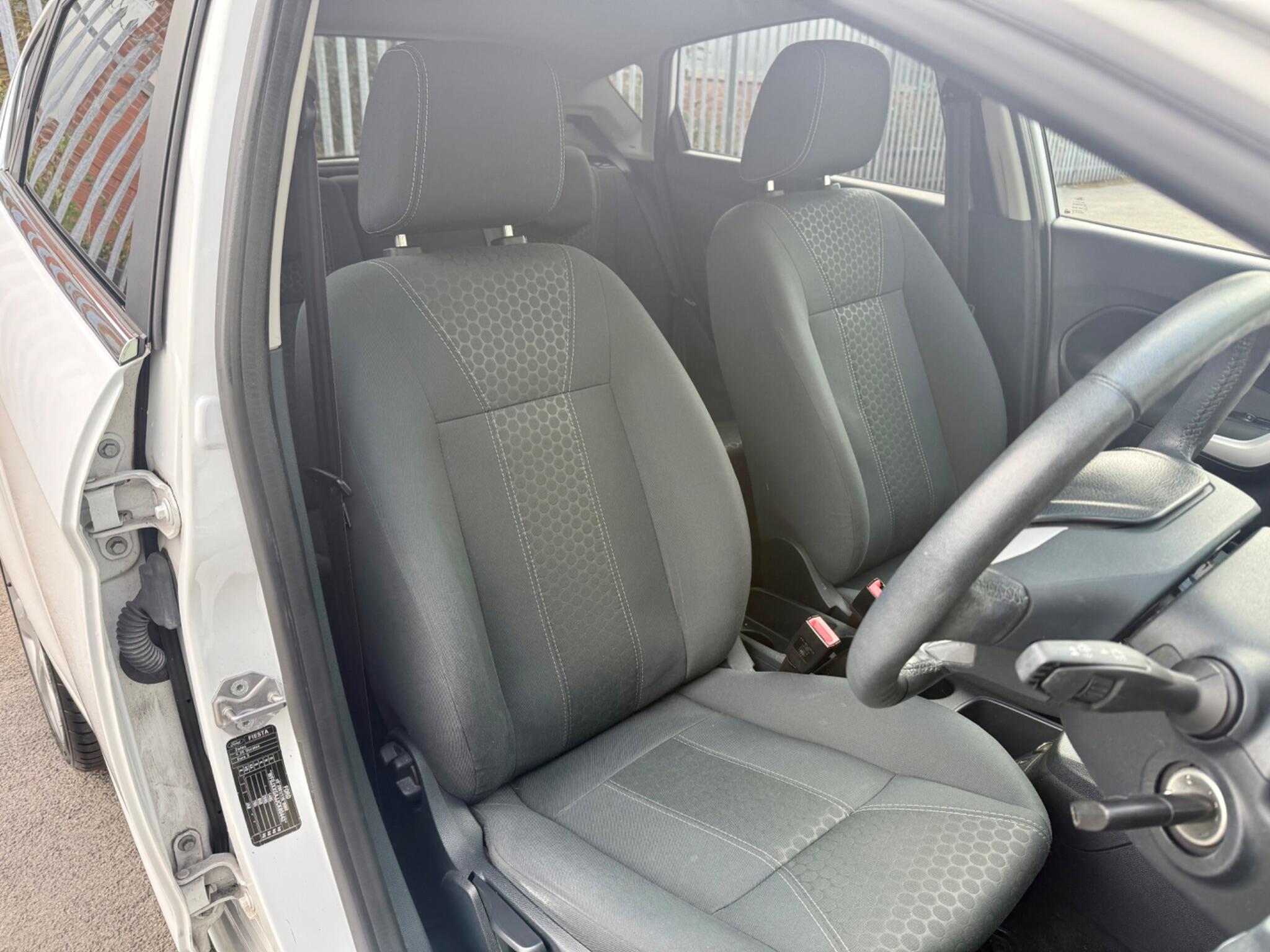 Ford Fiesta 1.25 Zetec 5dr 5dr Manual 2012