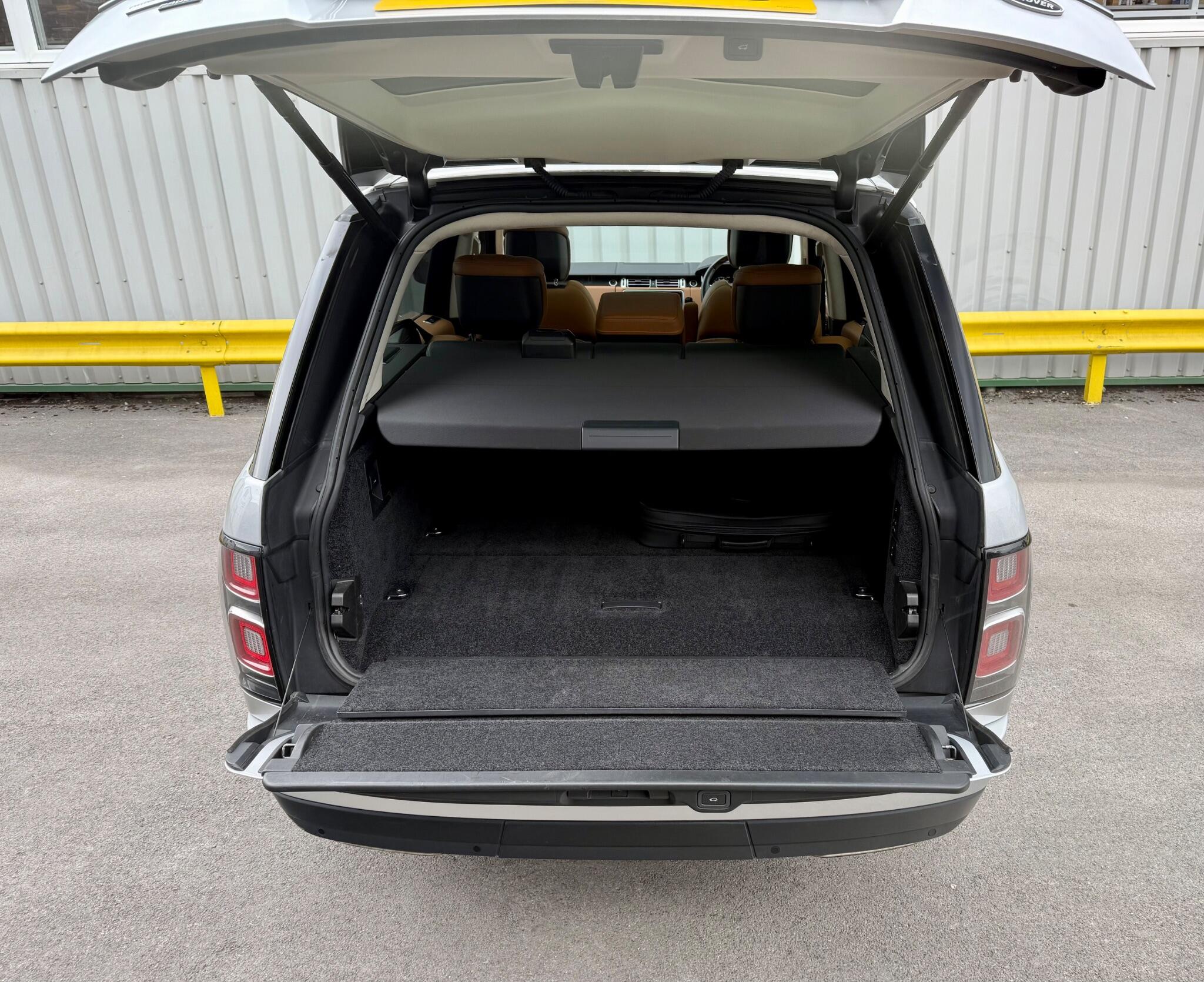 Land Rover Range Rover 2.0 P400e 13.1kWh Autobiography Auto 4WD Euro 6 (s/s) 5dr 5dr Automatic 2020