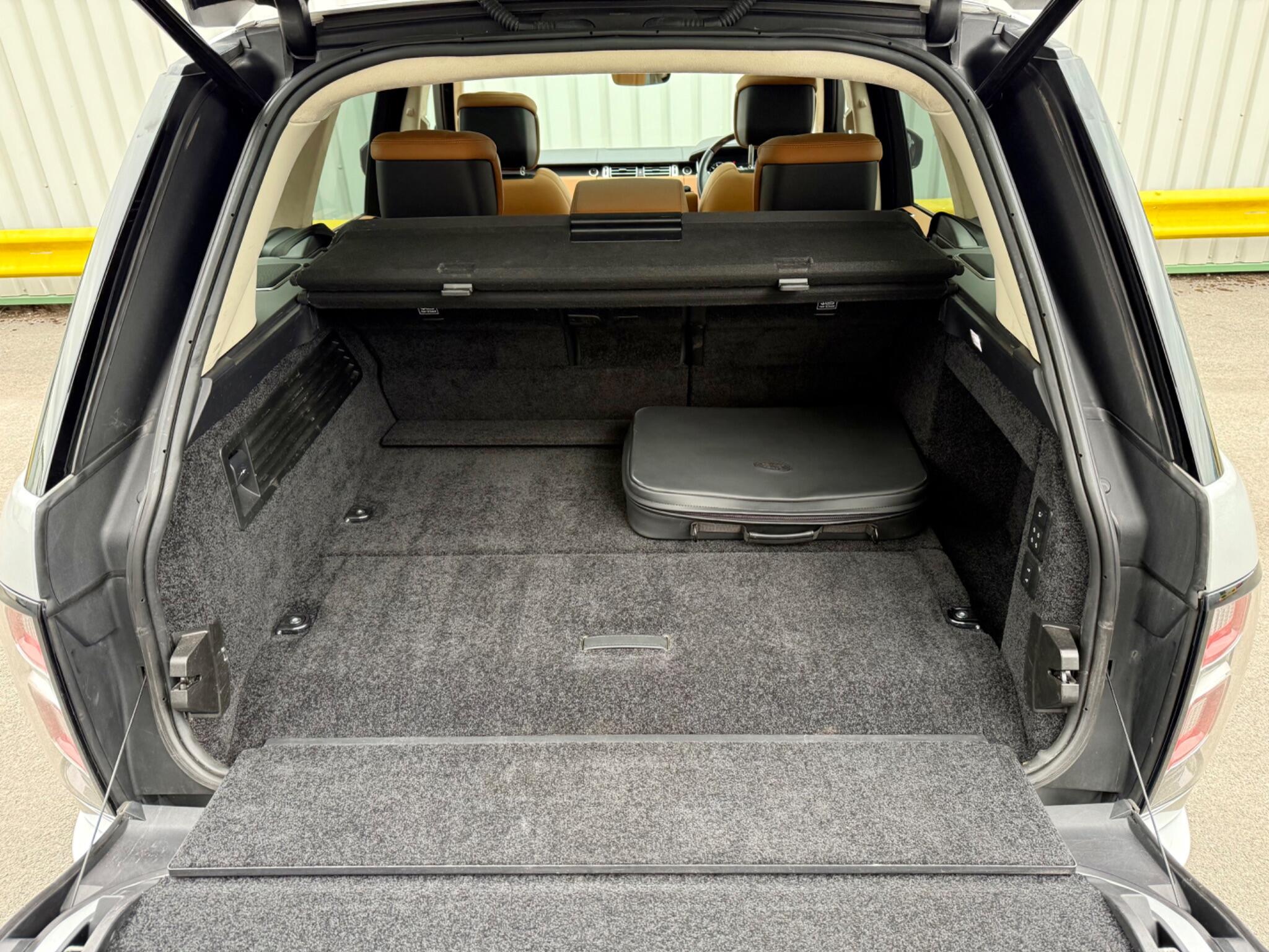 Land Rover Range Rover 2.0 P400e 13.1kWh Autobiography Auto 4WD Euro 6 (s/s) 5dr 5dr Automatic 2020