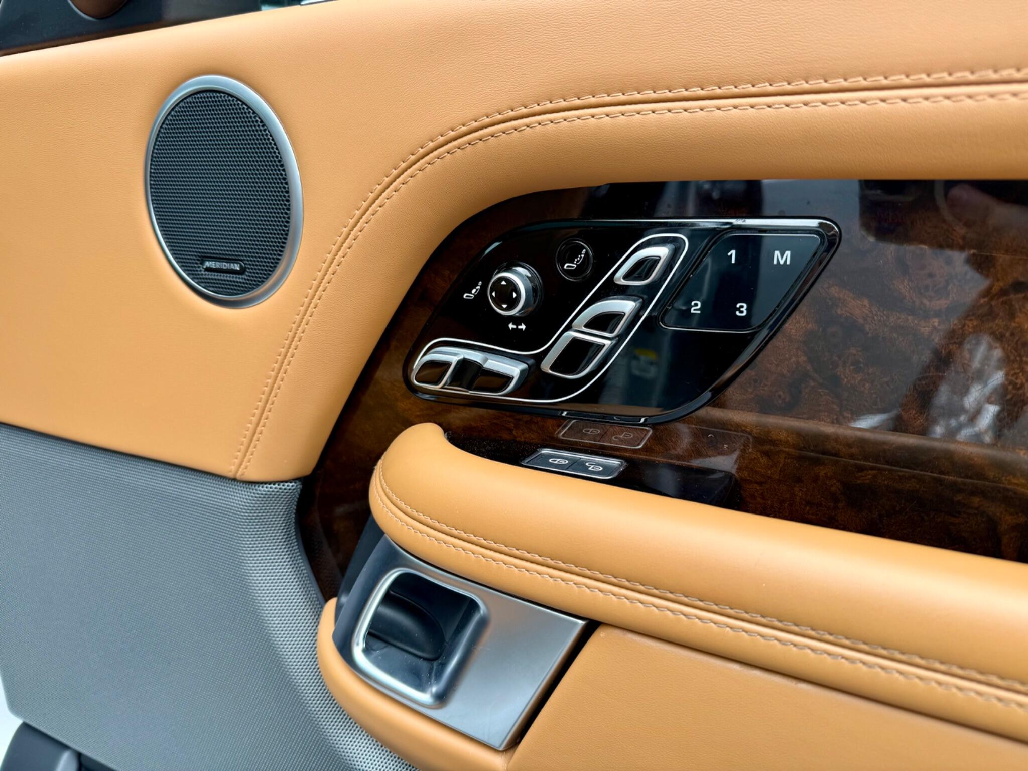 Land Rover Range Rover 2.0 P400e 13.1kWh Autobiography Auto 4WD Euro 6 (s/s) 5dr 5dr Automatic 2020