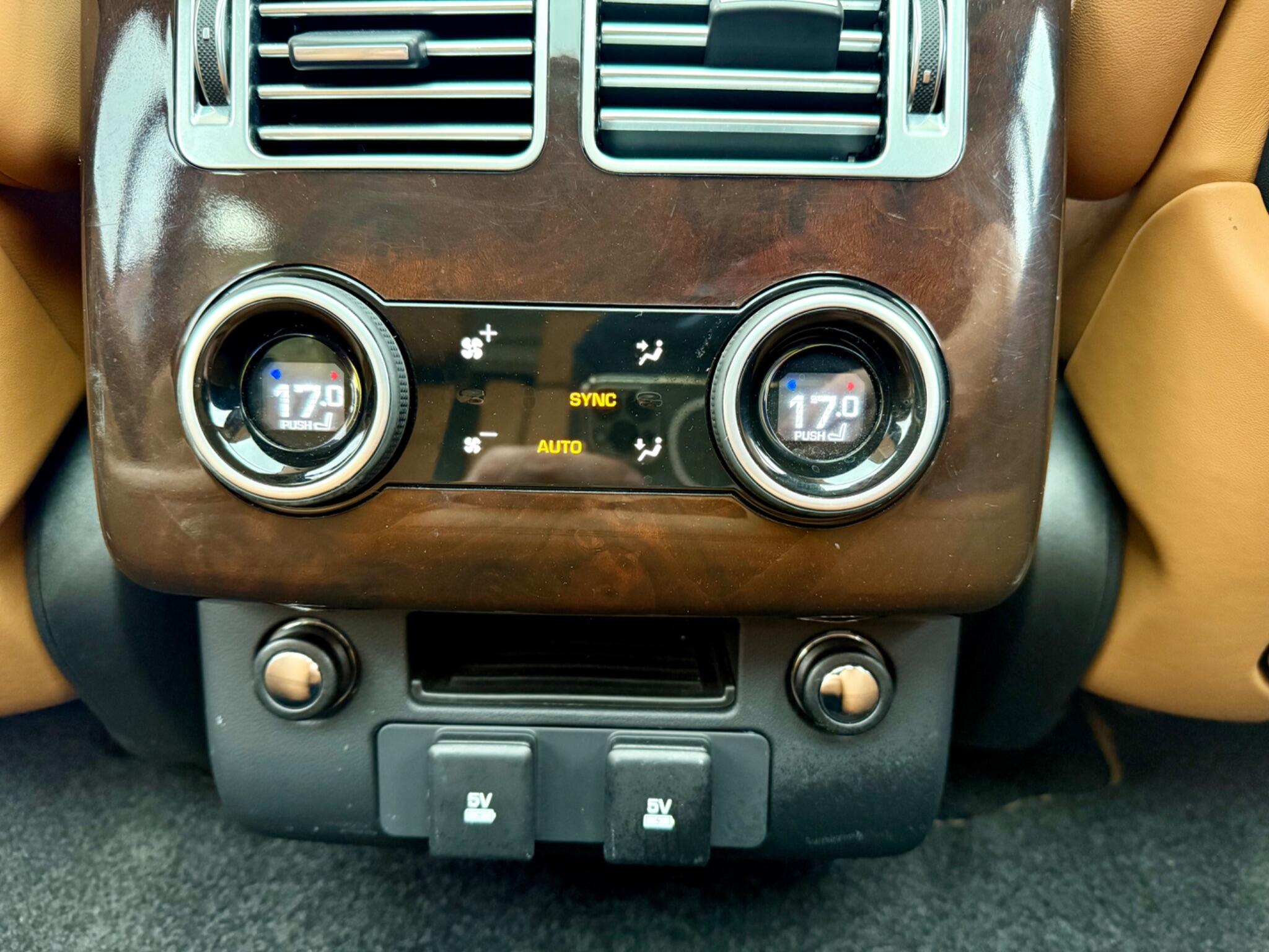 Land Rover Range Rover 2.0 P400e 13.1kWh Autobiography Auto 4WD Euro 6 (s/s) 5dr 5dr Automatic 2020