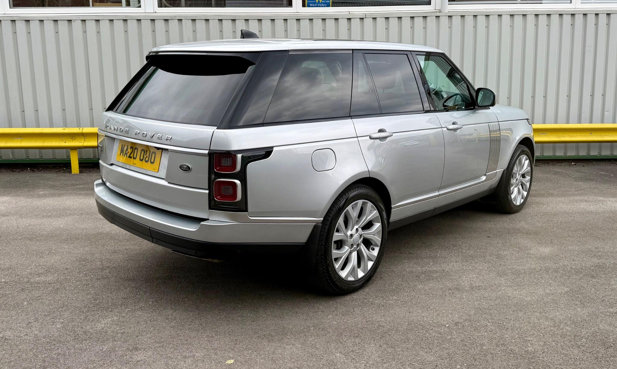 Land Rover Range Rover 2.0 P400e 13.1kWh Autobiography Auto 4WD Euro 6 (s/s) 5dr 5dr Automatic 2020