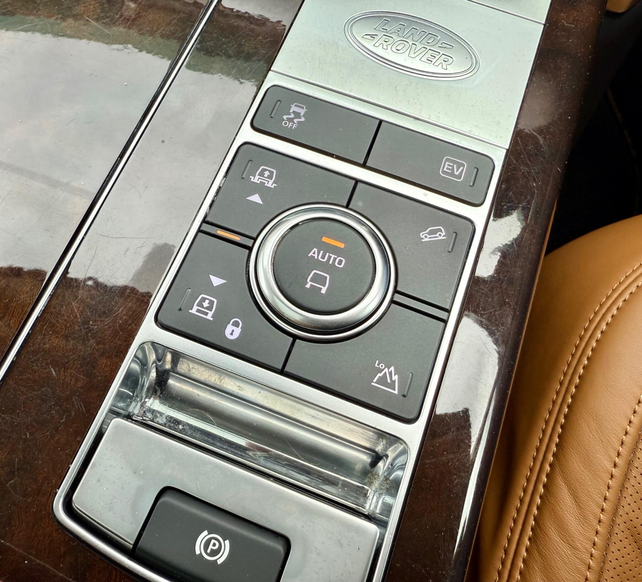 Land Rover Range Rover 2.0 P400e 13.1kWh Autobiography Auto 4WD Euro 6 (s/s) 5dr 5dr Automatic 2020