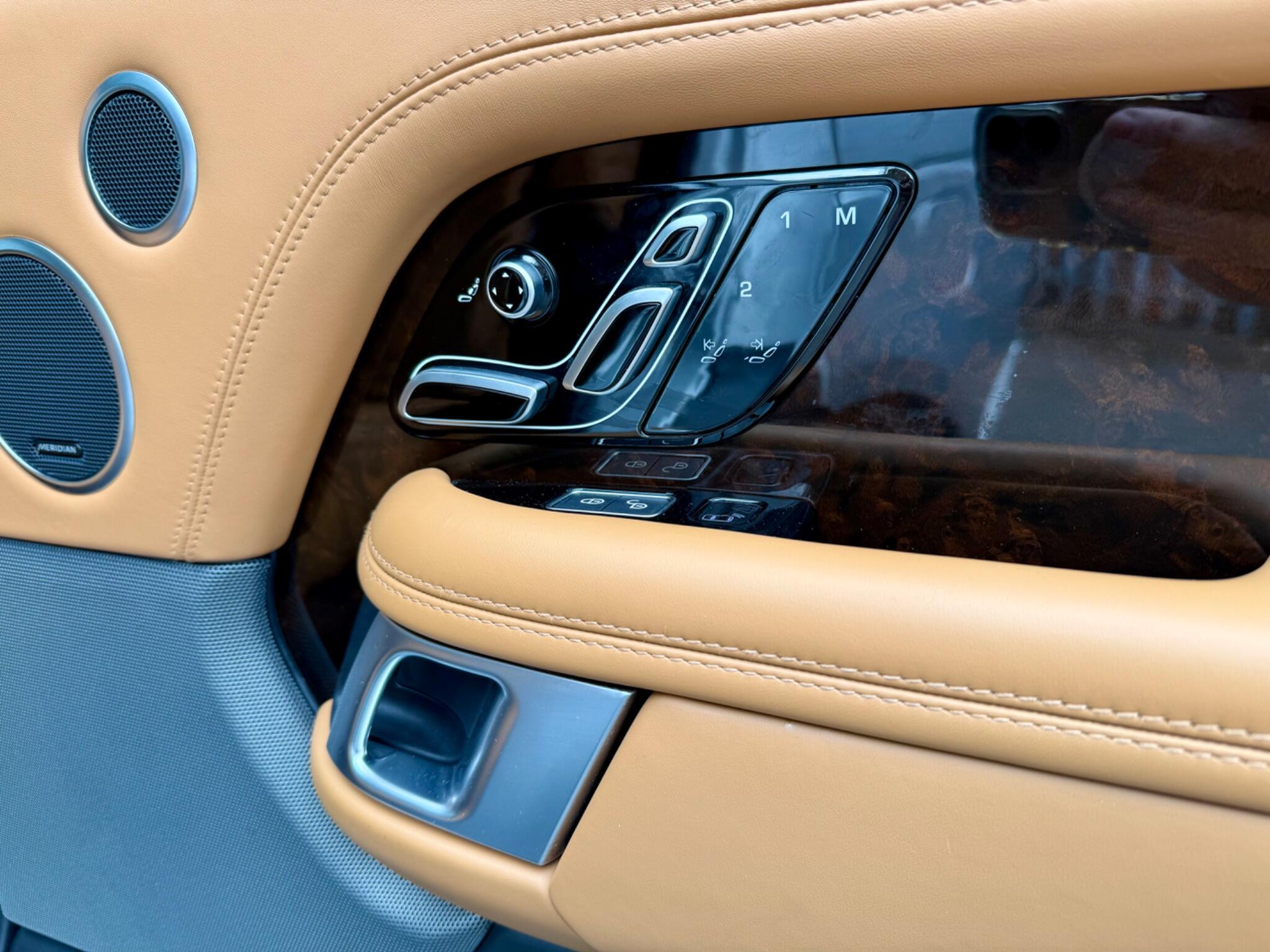 Land Rover Range Rover 2.0 P400e 13.1kWh Autobiography Auto 4WD Euro 6 (s/s) 5dr 5dr Automatic 2020