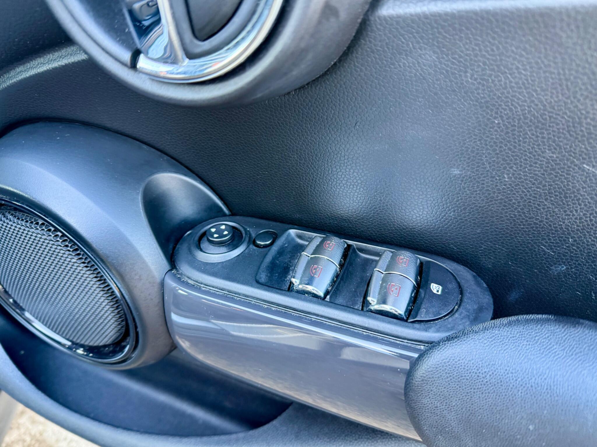 MINI Hatch 1.5 Cooper Euro 6 (s/s) 5dr 5dr Manual 2018