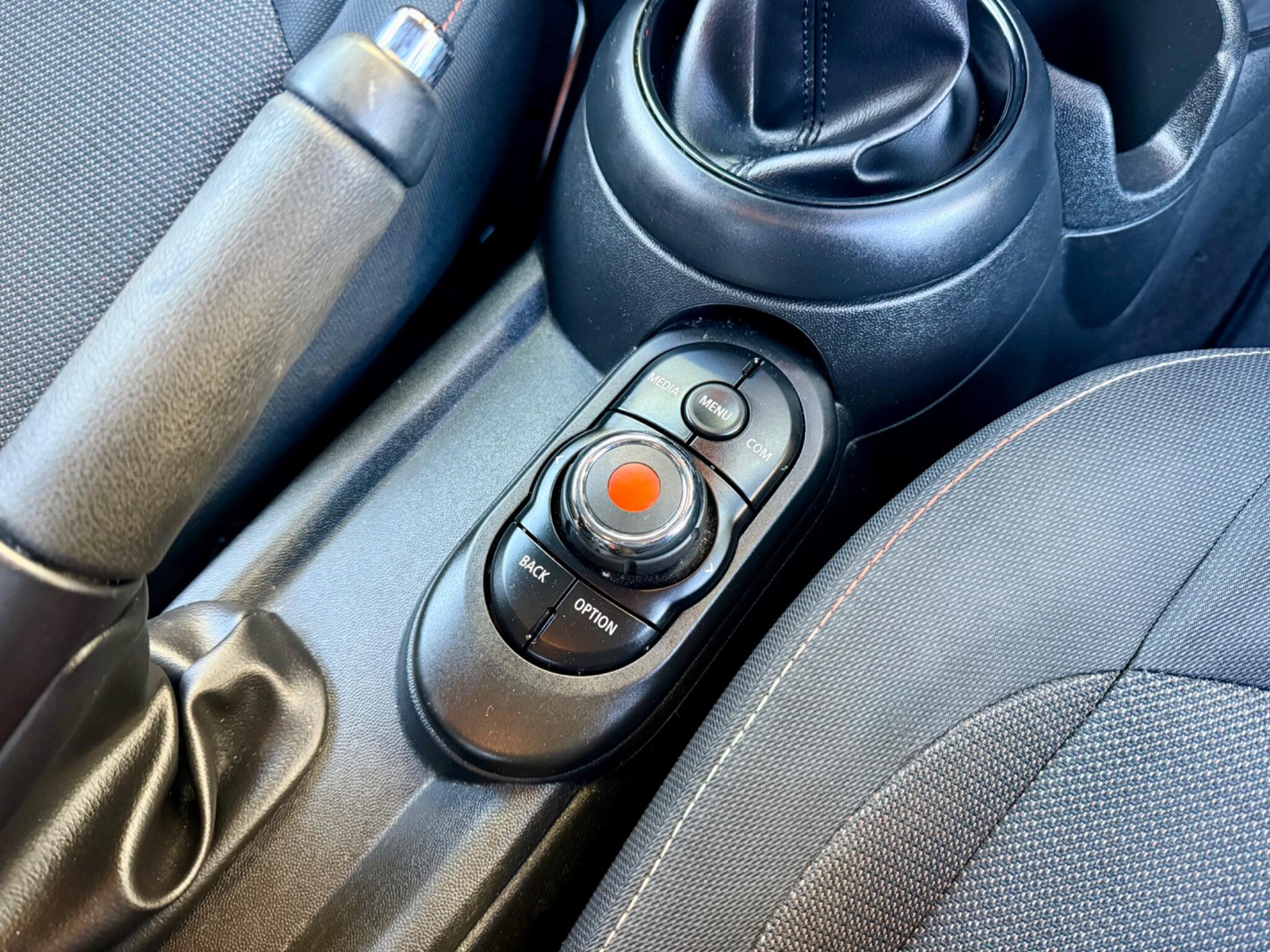 MINI Hatch 1.5 Cooper Euro 6 (s/s) 5dr 5dr Manual 2018