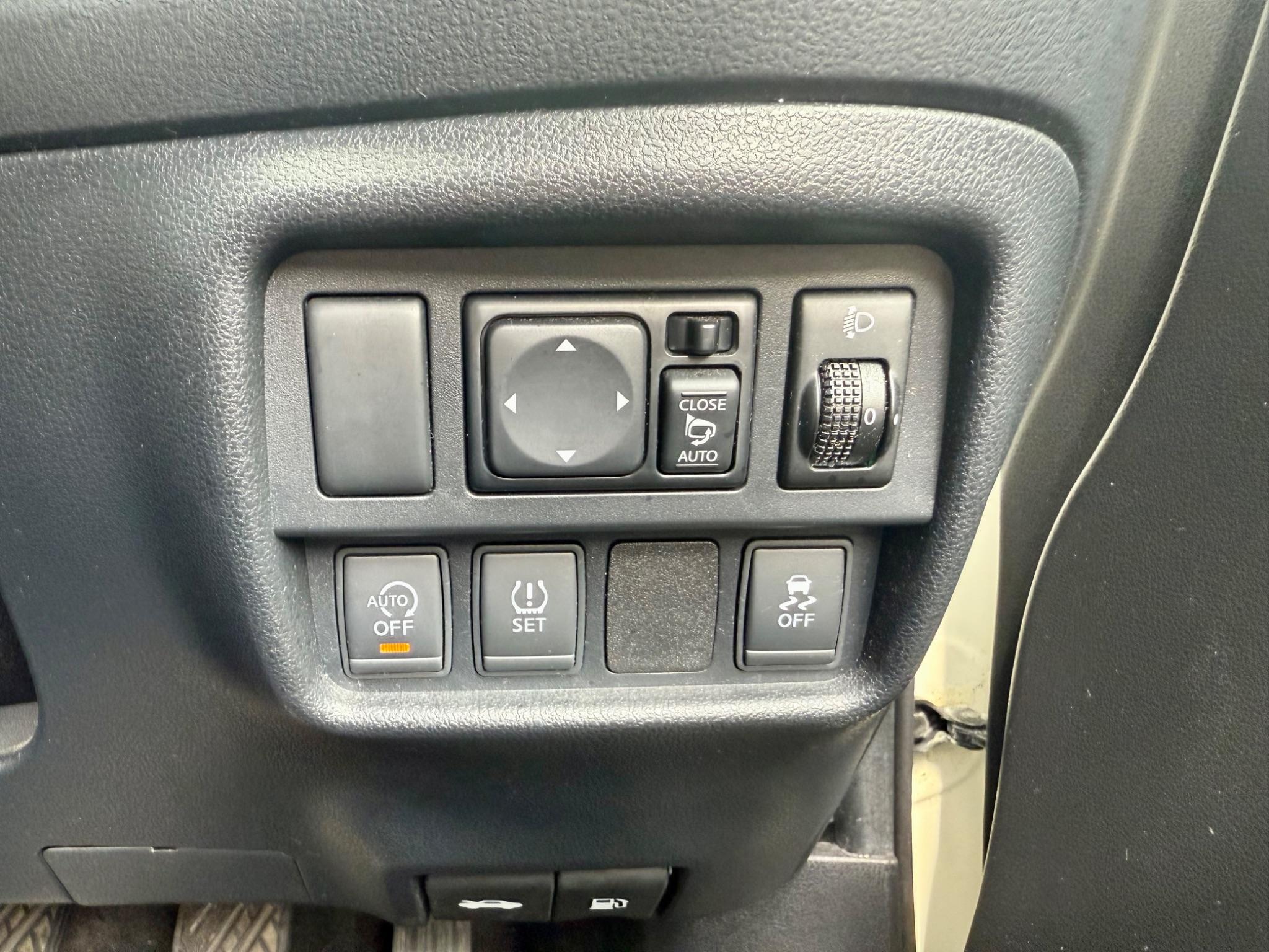 Nissan Juke 1.2 DIG-T N-Connecta Euro 6 (s/s) 5dr 5dr Manual 2016