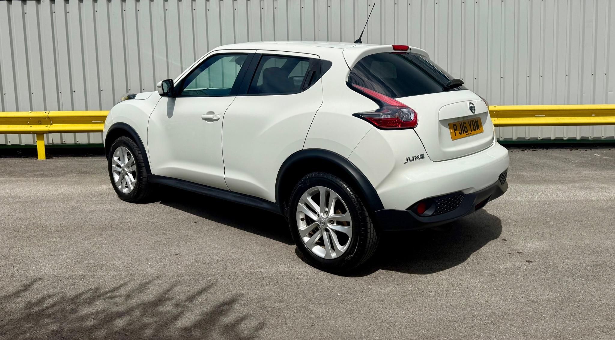 Nissan Juke 1.2 DIG-T N-Connecta Euro 6 (s/s) 5dr 5dr Manual 2016