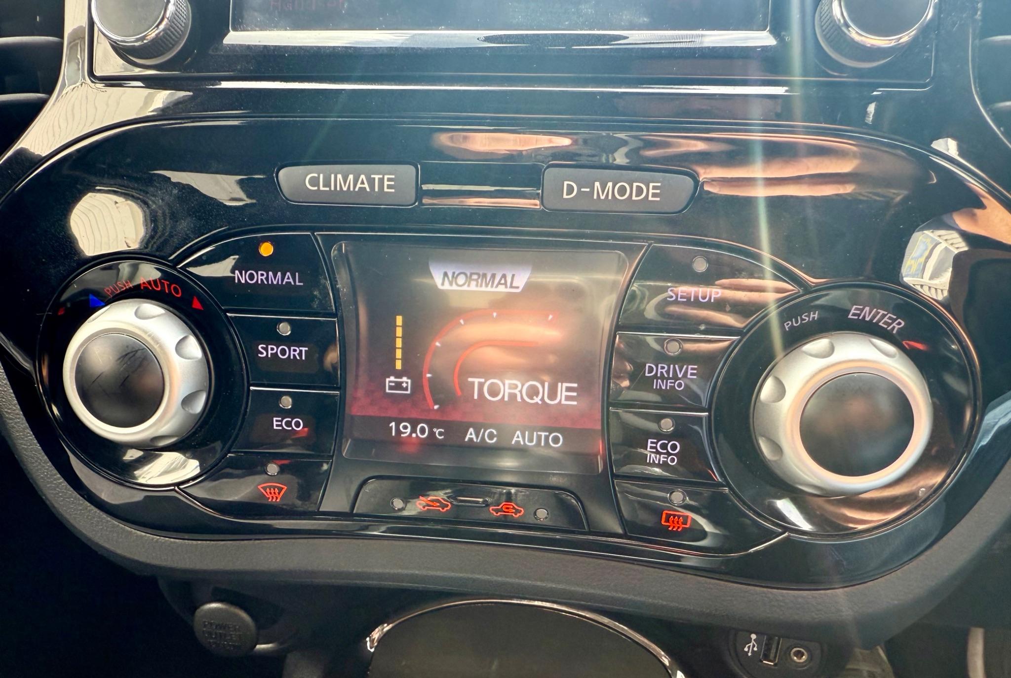 Nissan Juke 1.2 DIG-T N-Connecta Euro 6 (s/s) 5dr 5dr Manual 2016