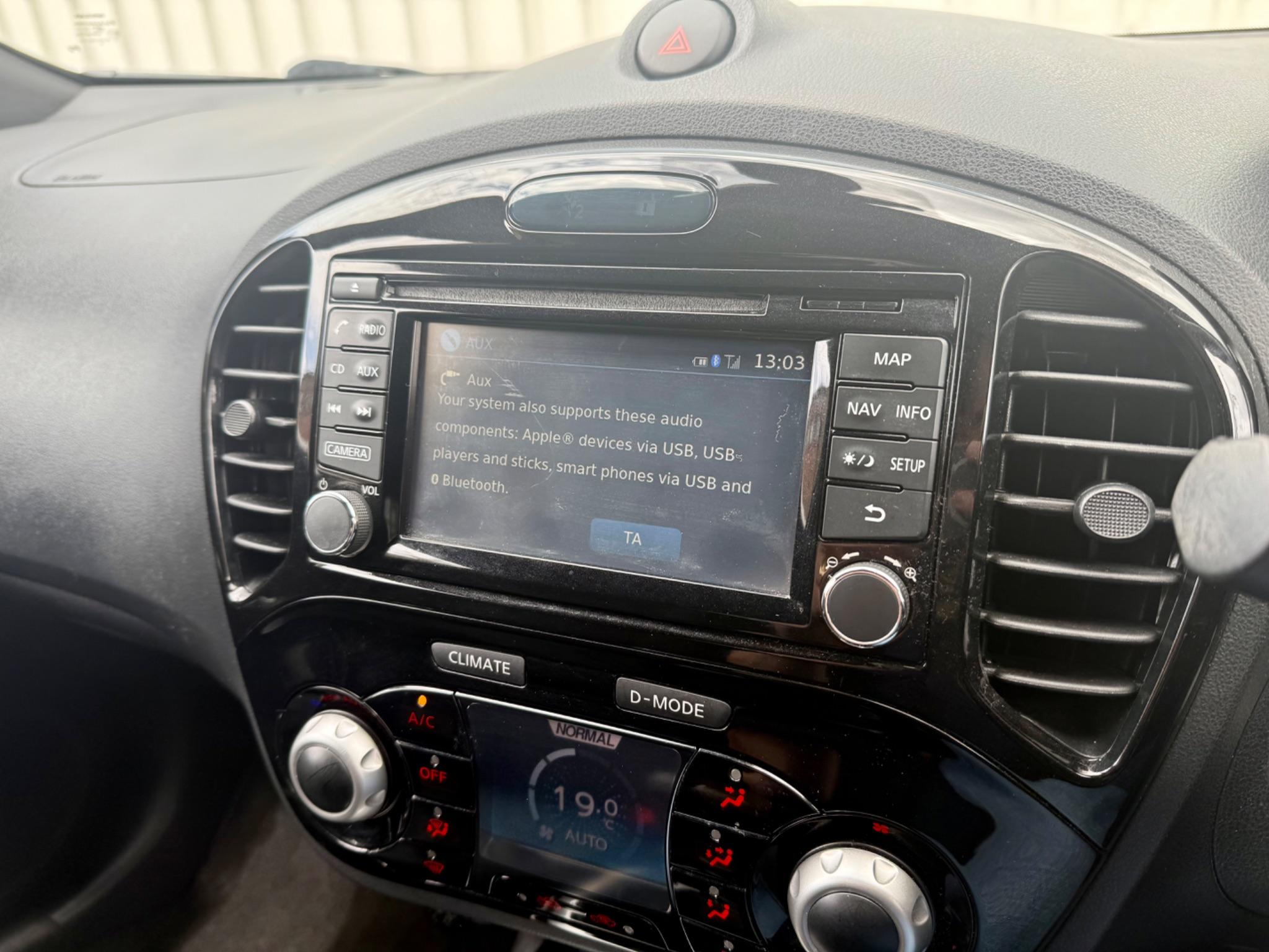 Nissan Juke 1.2 DIG-T N-Connecta Euro 6 (s/s) 5dr 5dr Manual 2016