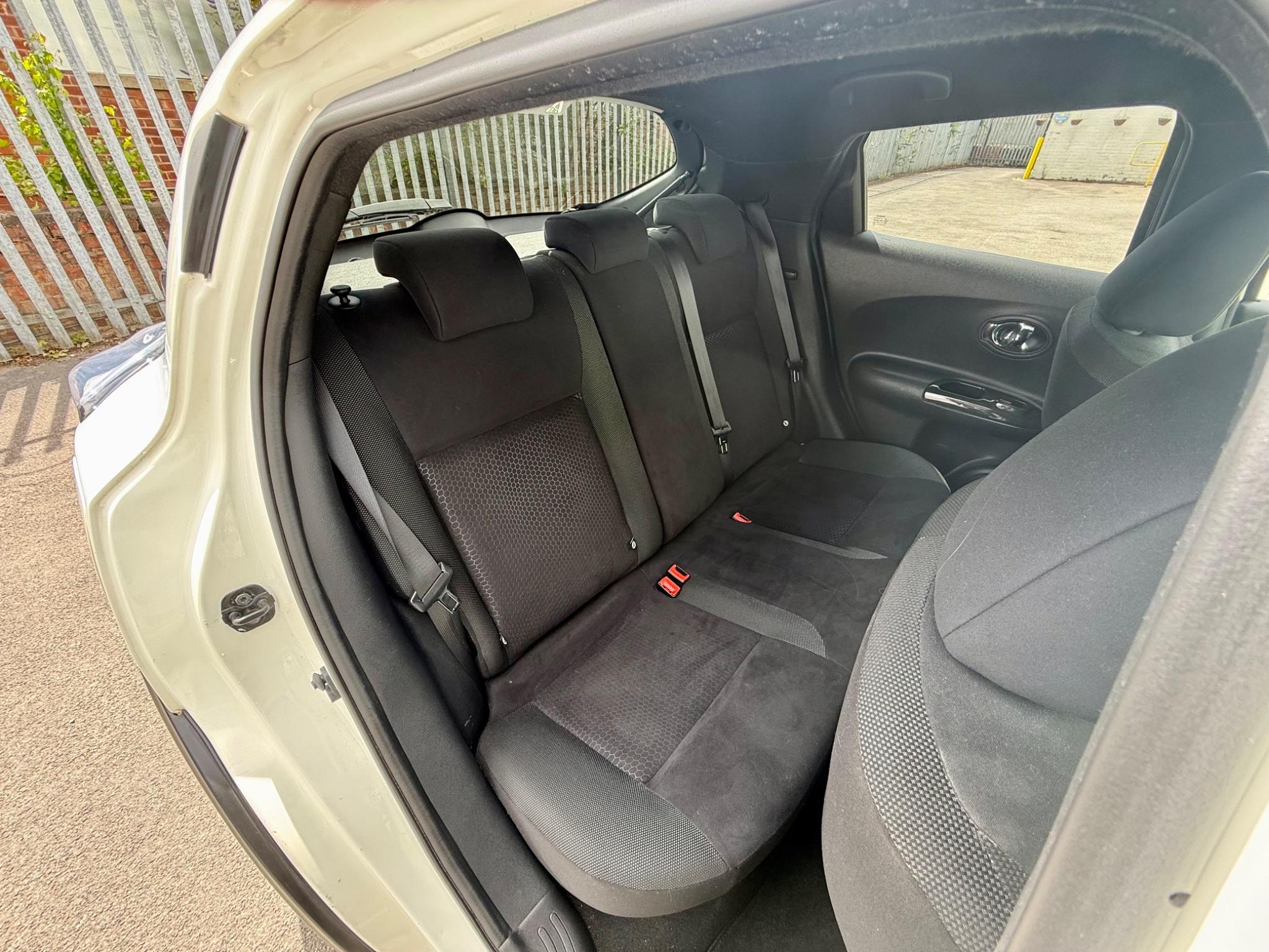 Nissan Juke 1.2 DIG-T N-Connecta Euro 6 (s/s) 5dr 5dr Manual 2016