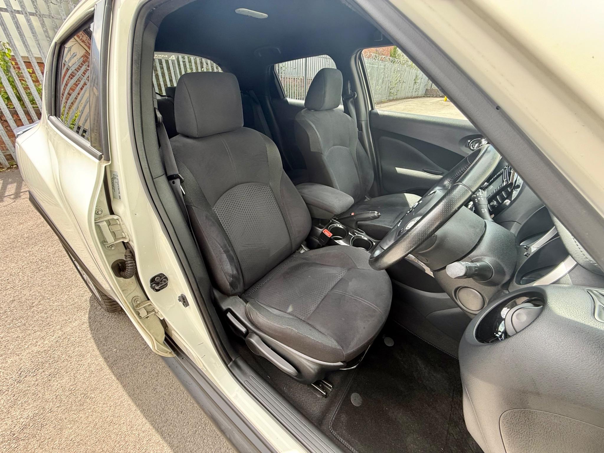 Nissan Juke 1.2 DIG-T N-Connecta Euro 6 (s/s) 5dr 5dr Manual 2016