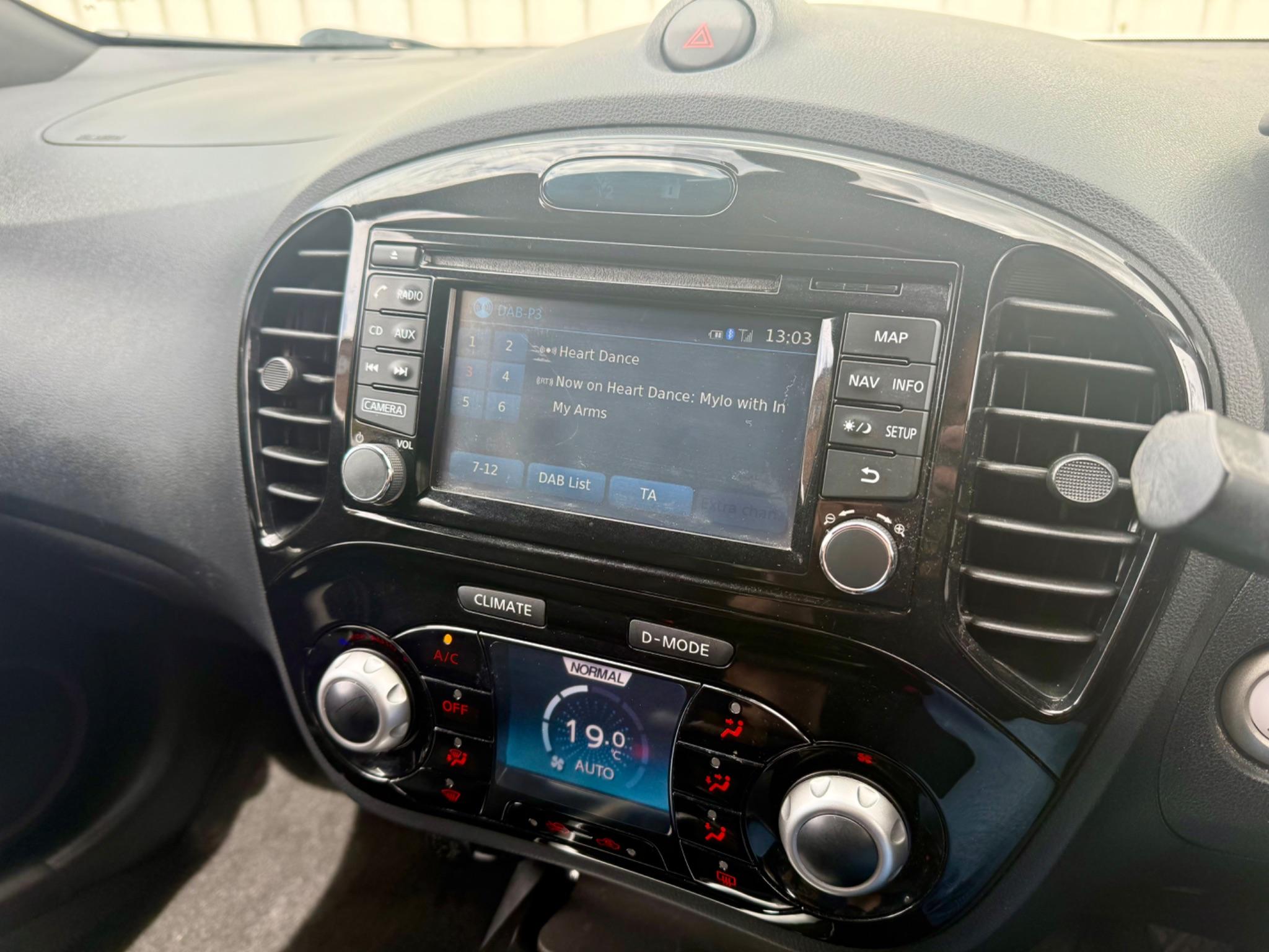 Nissan Juke 1.2 DIG-T N-Connecta Euro 6 (s/s) 5dr 5dr Manual 2016