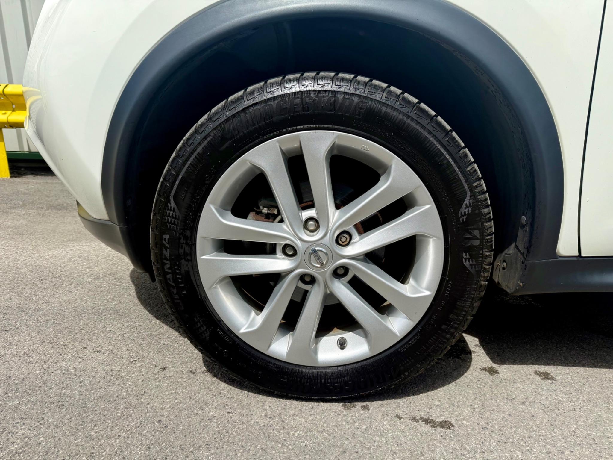 Nissan Juke 1.2 DIG-T N-Connecta Euro 6 (s/s) 5dr 5dr Manual 2016