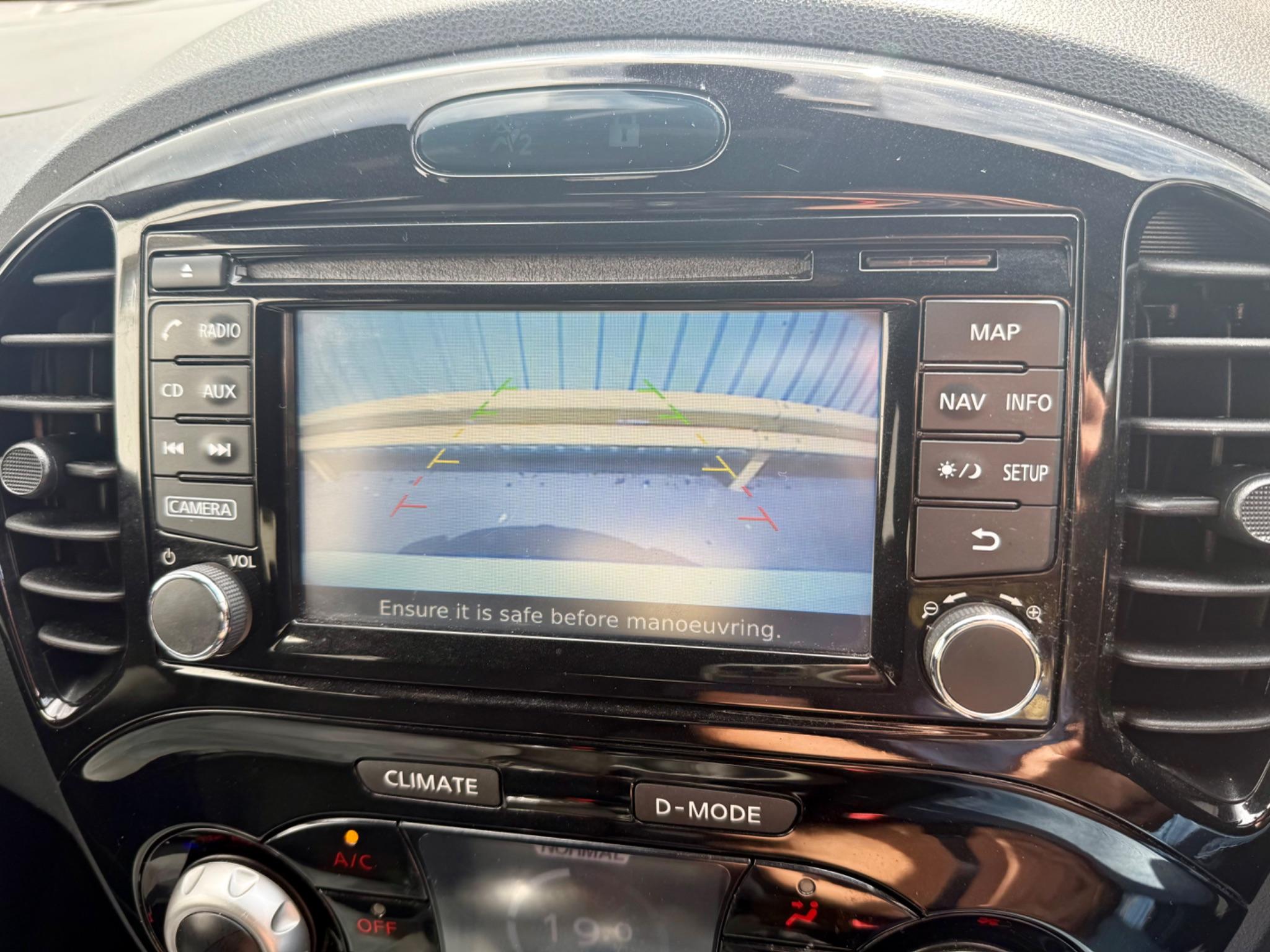 Nissan Juke 1.2 DIG-T N-Connecta Euro 6 (s/s) 5dr 5dr Manual 2016