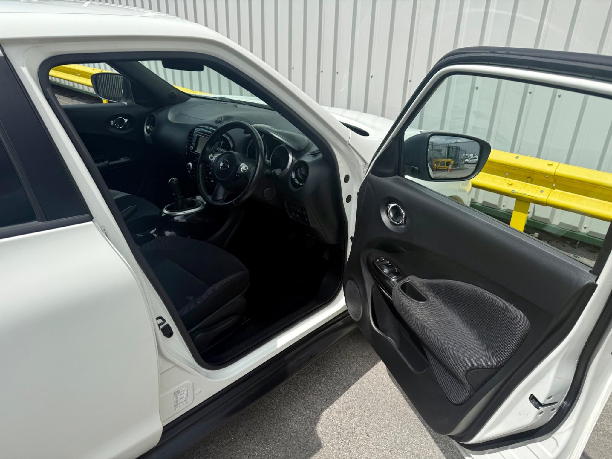 Nissan Juke 1.2 DIG-T N-Connecta Euro 6 (s/s) 5dr 5dr Manual 2016