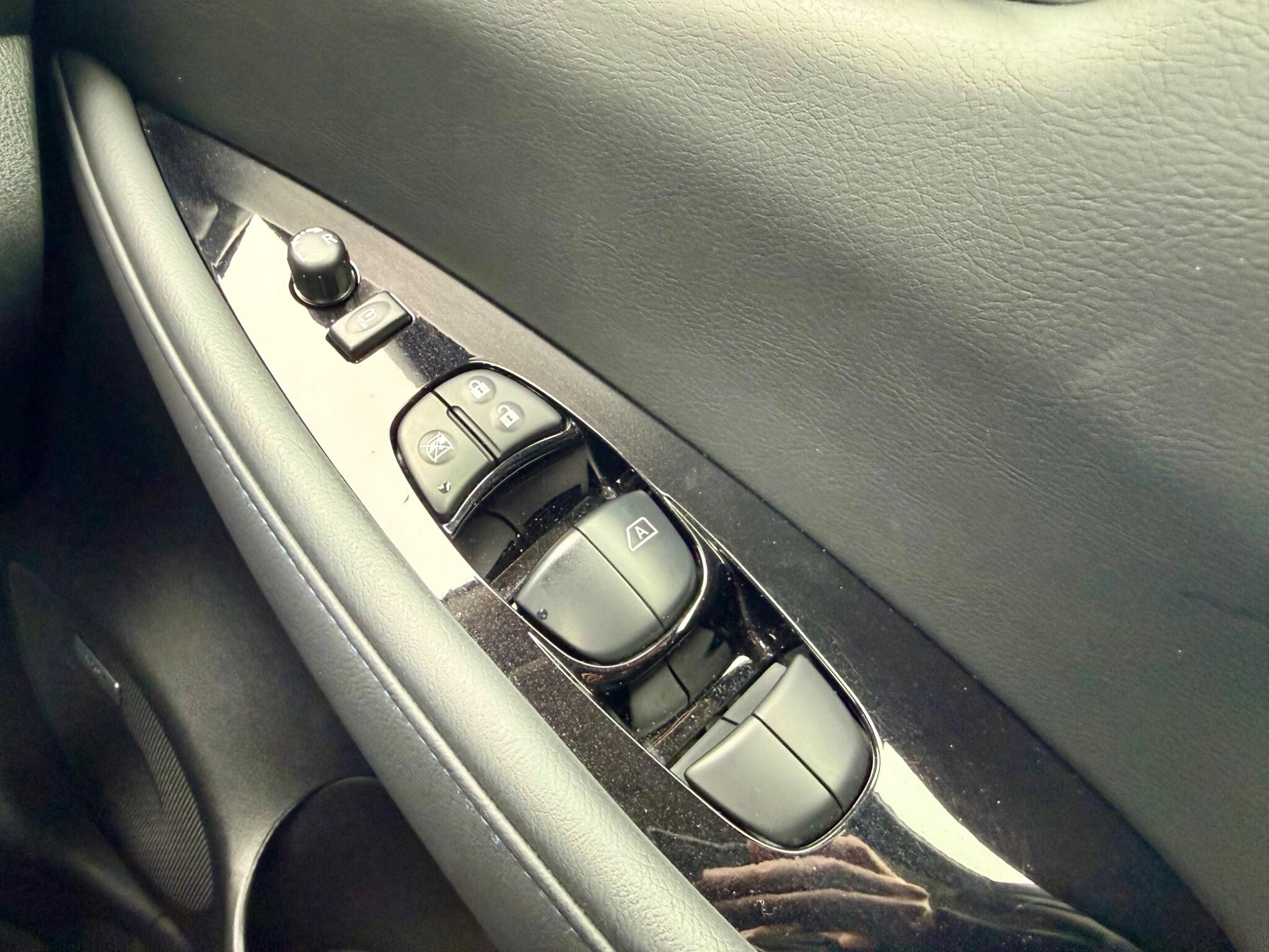 Nissan Leaf 40kWh Tekna Auto 5dr 5dr Automatic 2022