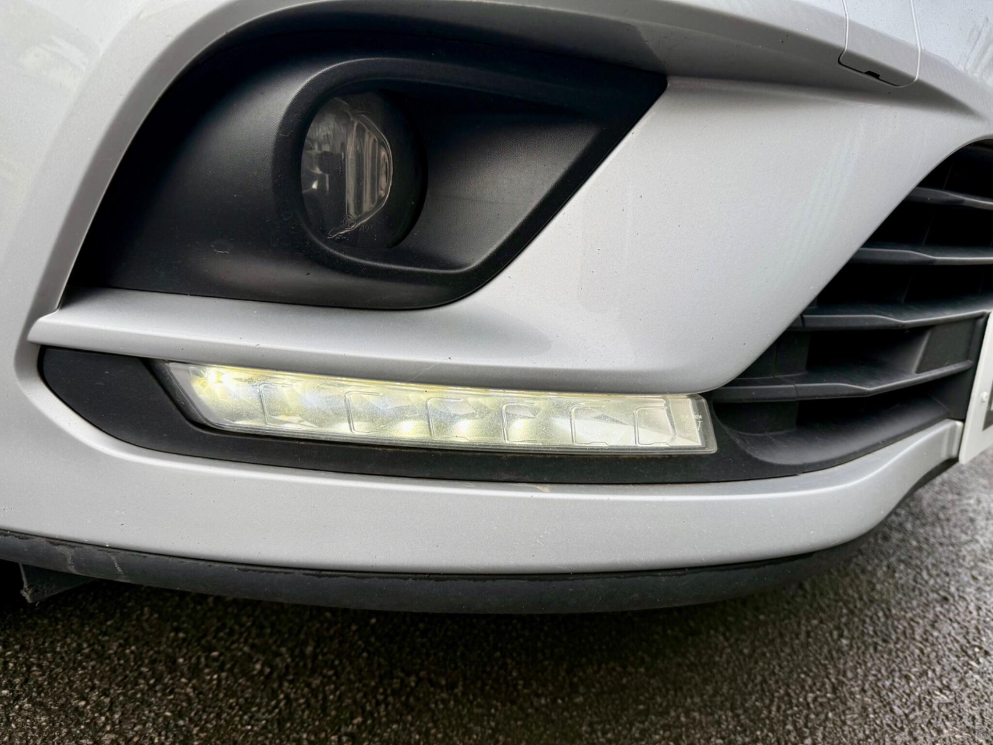 Renault Clio 0.9 TCe Dynamique Nav Euro 6 (s/s) 5dr 5dr Manual 2017