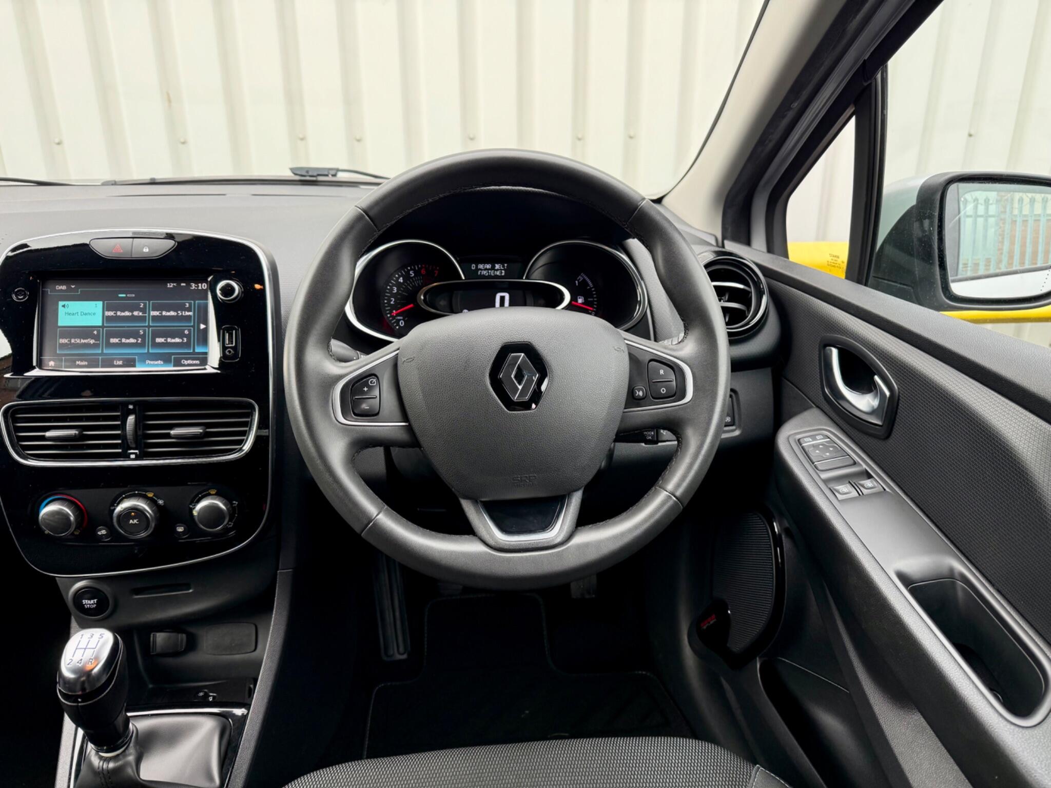 Renault Clio 0.9 TCe Dynamique Nav Euro 6 (s/s) 5dr 5dr Manual 2017