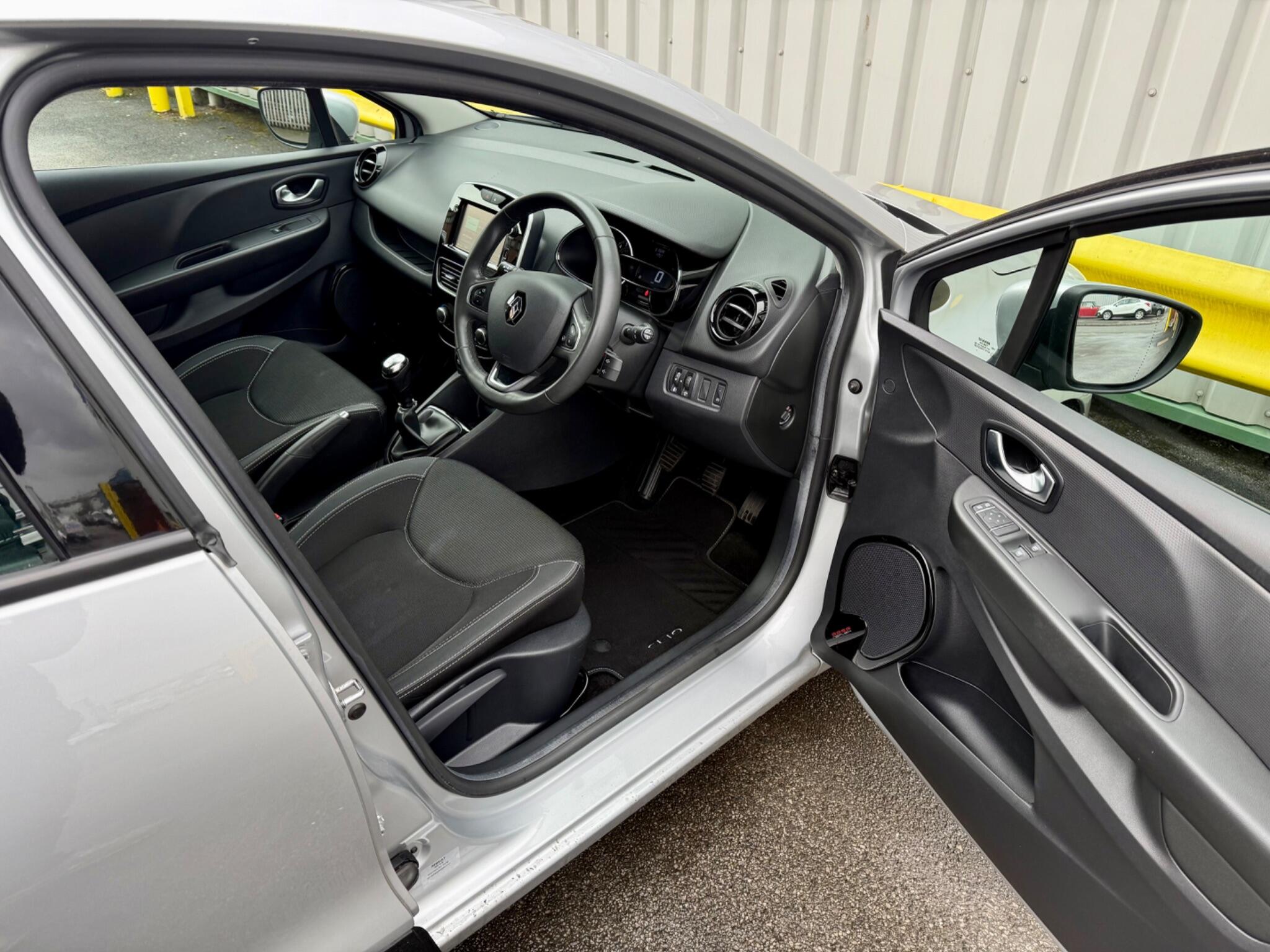 Renault Clio 0.9 TCe Dynamique Nav Euro 6 (s/s) 5dr 5dr Manual 2017