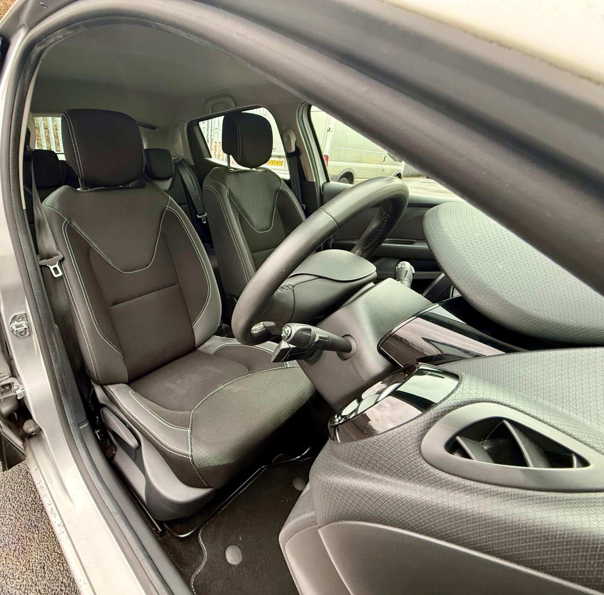 Renault Clio 0.9 TCe Dynamique Nav Euro 6 (s/s) 5dr 5dr Manual 2017