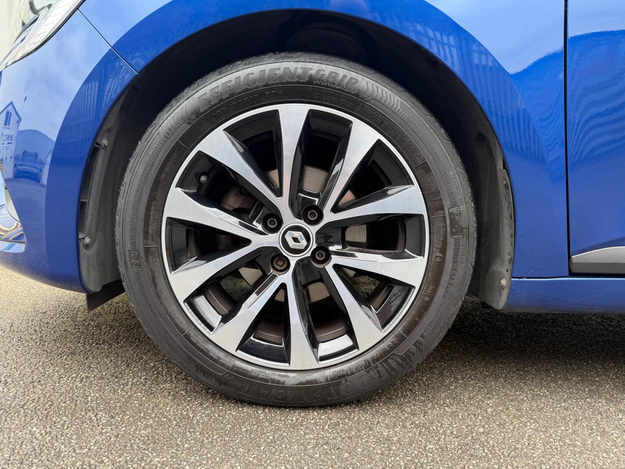 Renault Clio 1.0 TCe Iconic Euro 6 (s/s) 5dr 5dr Manual 2021