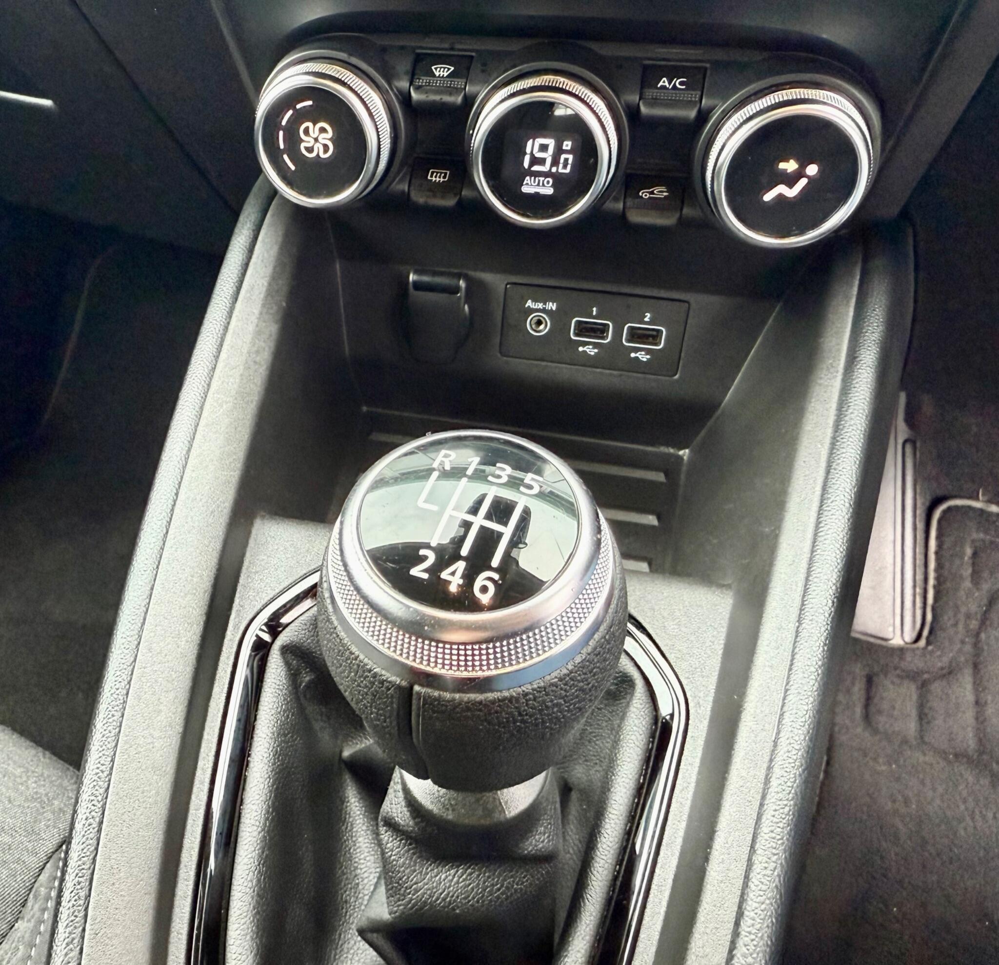 Renault Clio 1.0 TCe Iconic Euro 6 (s/s) 5dr 5dr Manual 2021