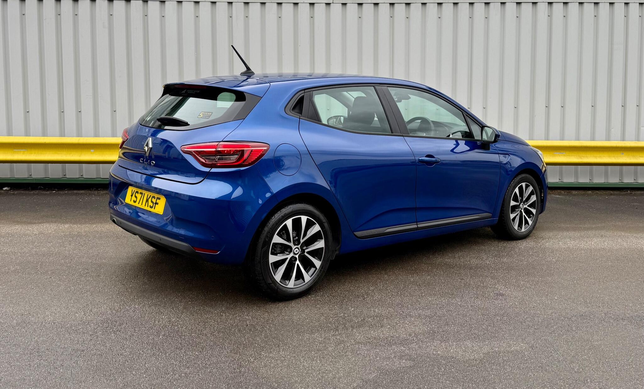 Renault Clio 1.0 TCe Iconic Euro 6 (s/s) 5dr 5dr Manual 2021