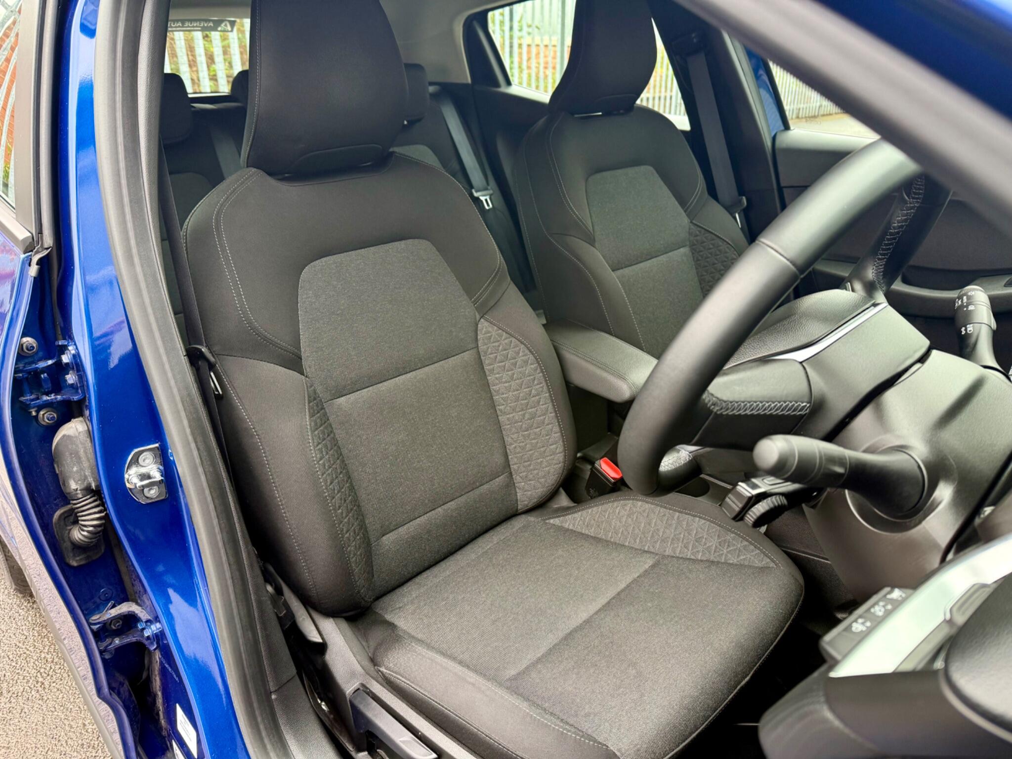 Renault Clio 1.0 TCe Iconic Euro 6 (s/s) 5dr 5dr Manual 2021