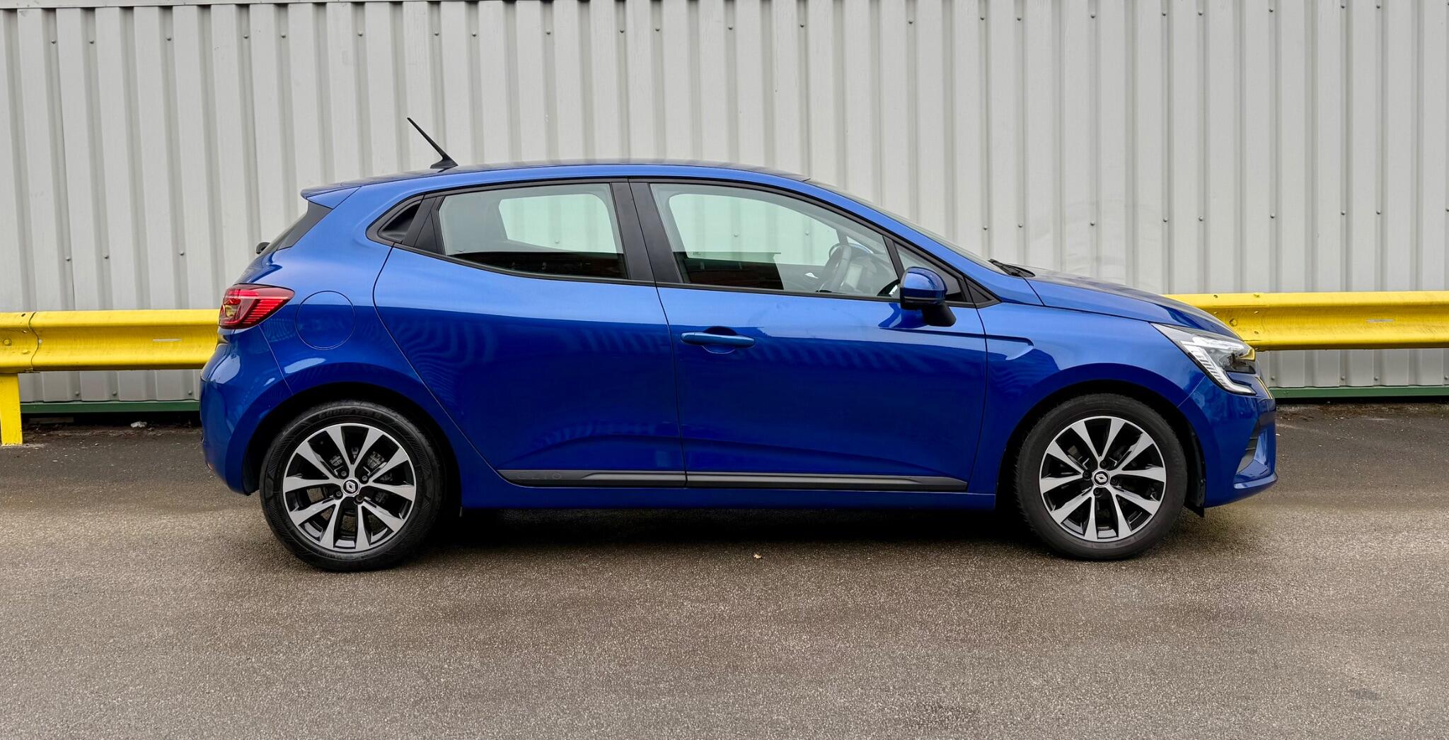 Renault Clio 1.0 TCe Iconic Euro 6 (s/s) 5dr 5dr Manual 2021