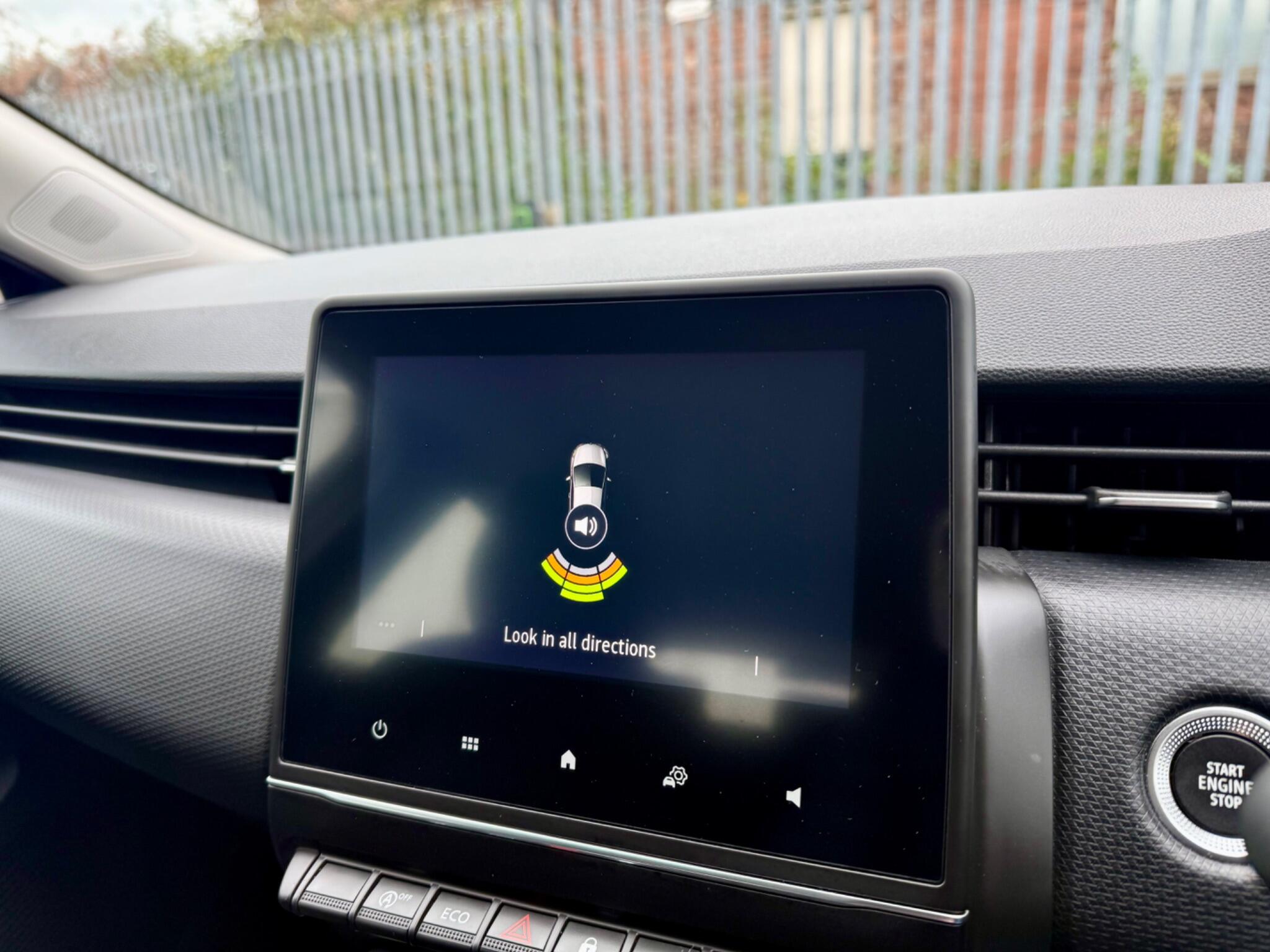 Renault Clio 1.0 TCe Iconic Euro 6 (s/s) 5dr 5dr Manual 2021