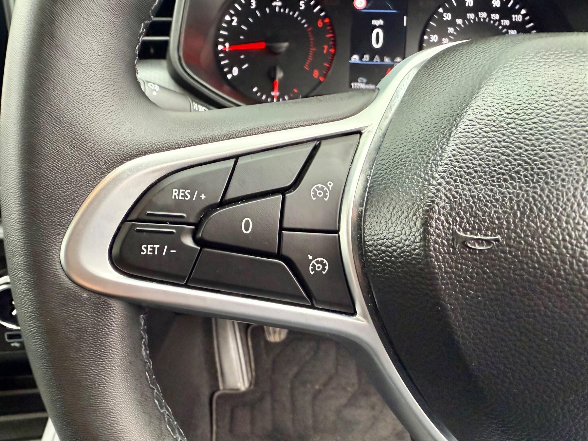 Renault Clio 1.0 TCe Iconic Euro 6 (s/s) 5dr 5dr Manual 2021