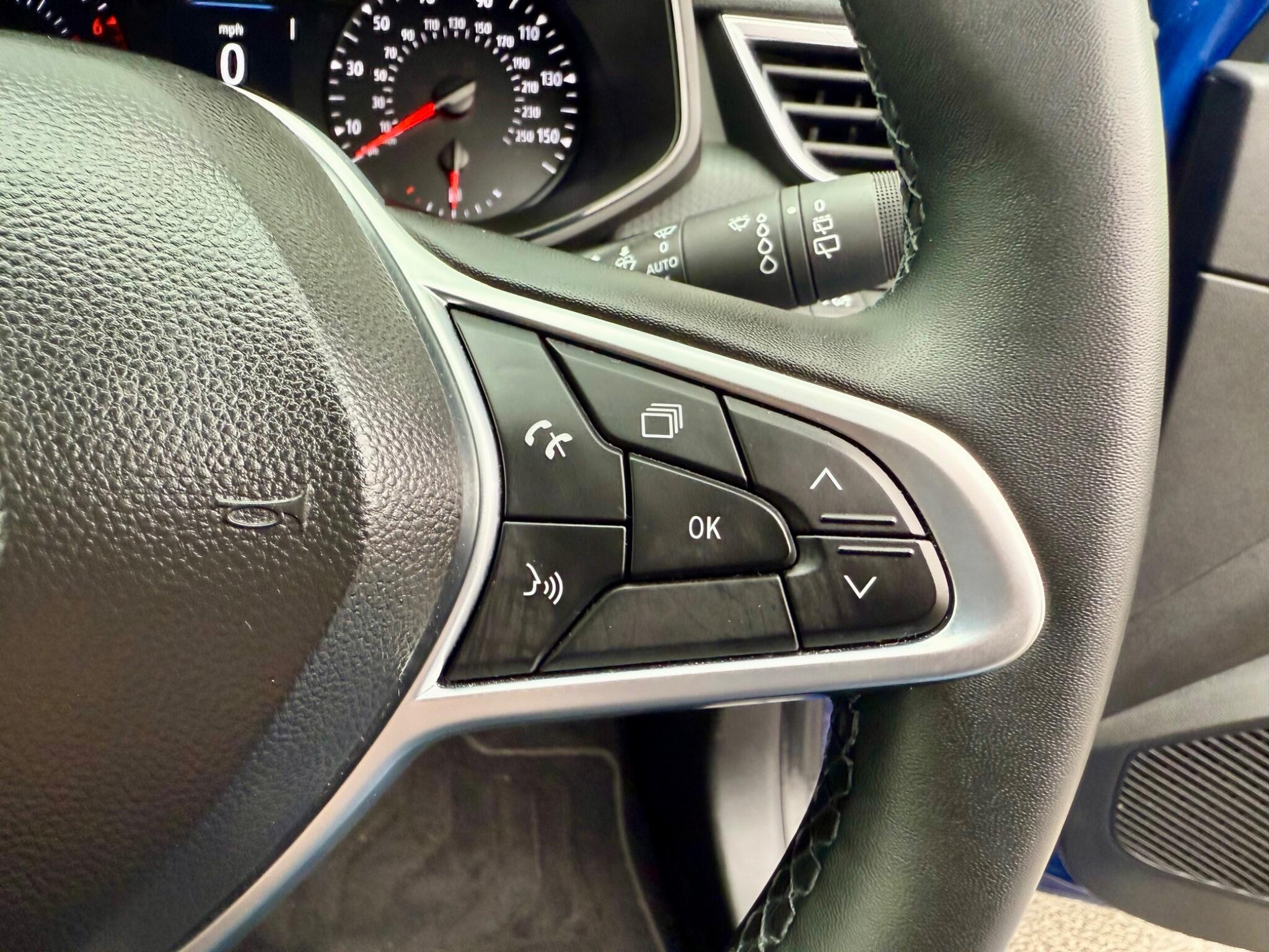 Renault Clio 1.0 TCe Iconic Euro 6 (s/s) 5dr 5dr Manual 2021