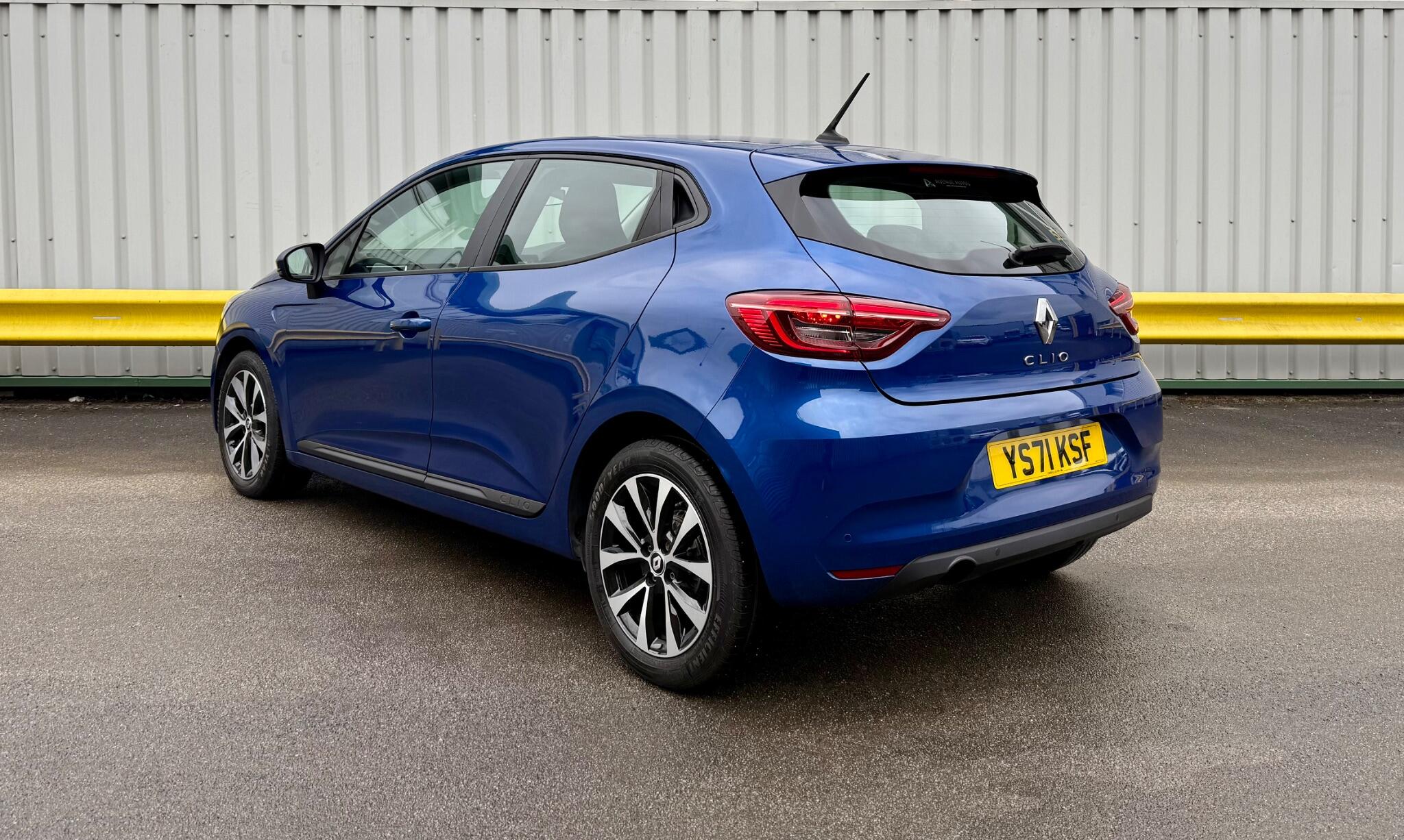 Renault Clio 1.0 TCe Iconic Euro 6 (s/s) 5dr 5dr Manual 2021
