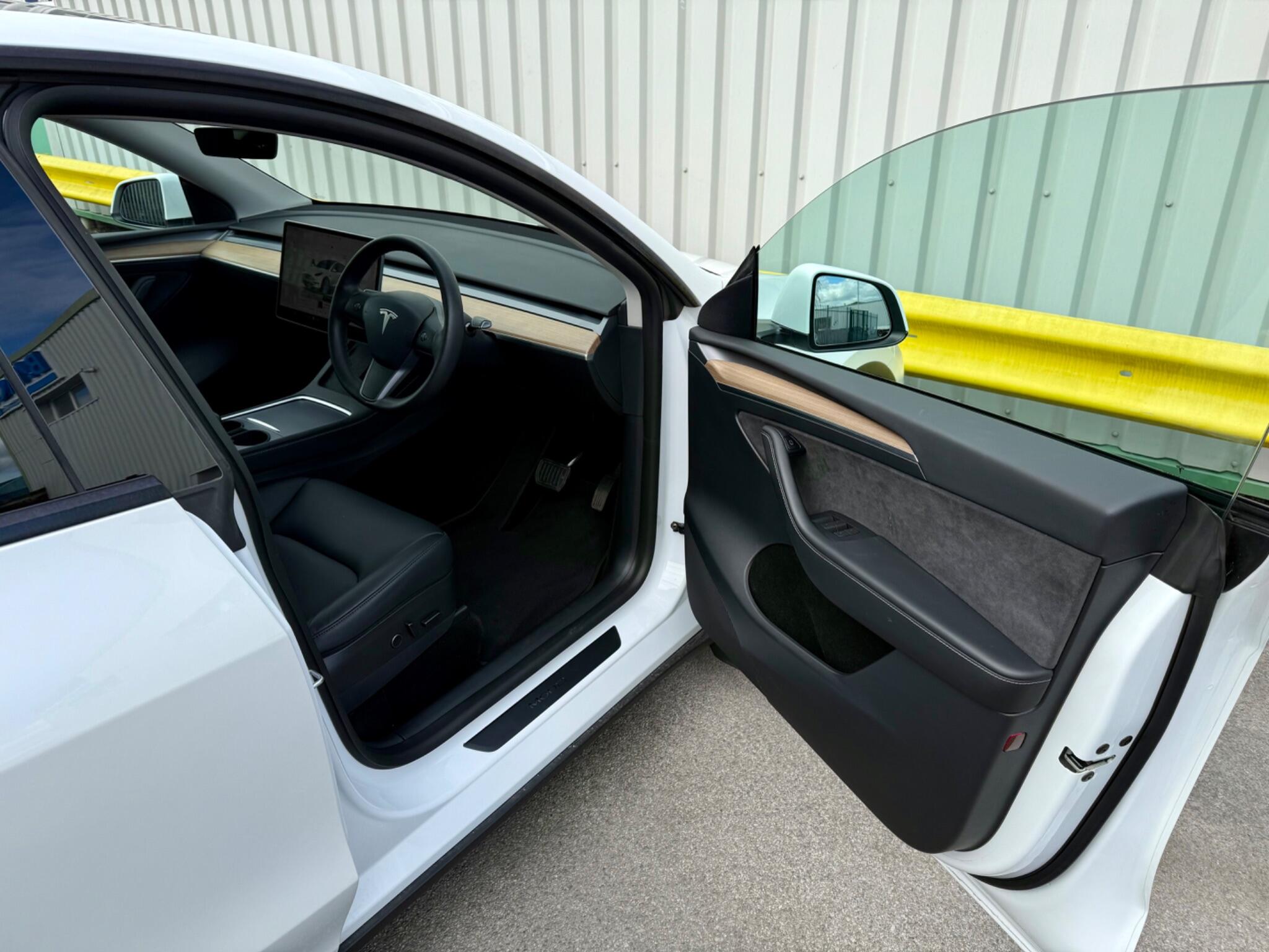 Tesla Model Y (Dual Motor) Long Range Auto 4WDE 5dr 5dr Automatic 2022