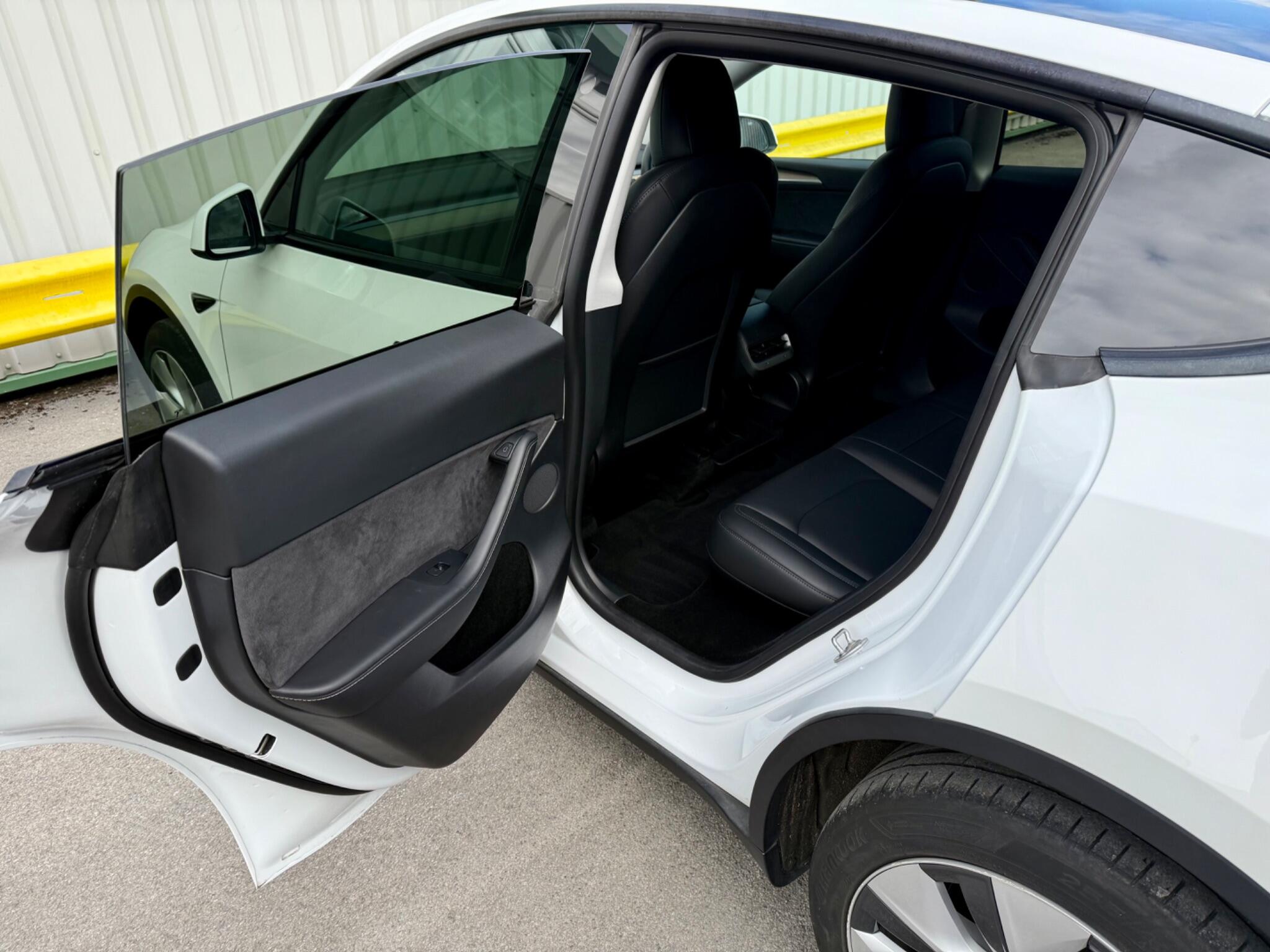 Tesla Model Y (Dual Motor) Long Range Auto 4WDE 5dr 5dr Automatic 2022