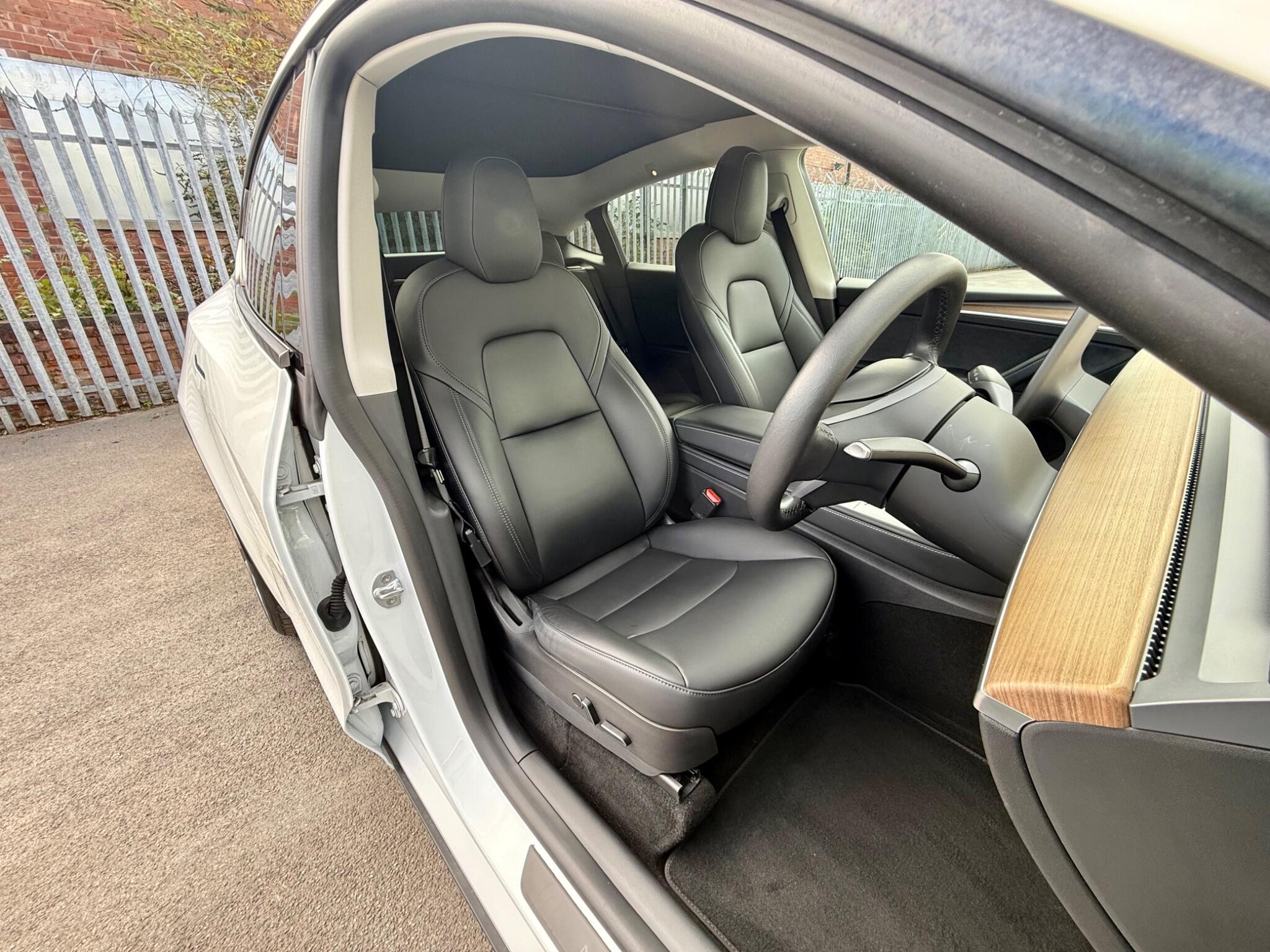 Tesla Model Y (Dual Motor) Long Range Auto 4WDE 5dr 5dr Automatic 2022