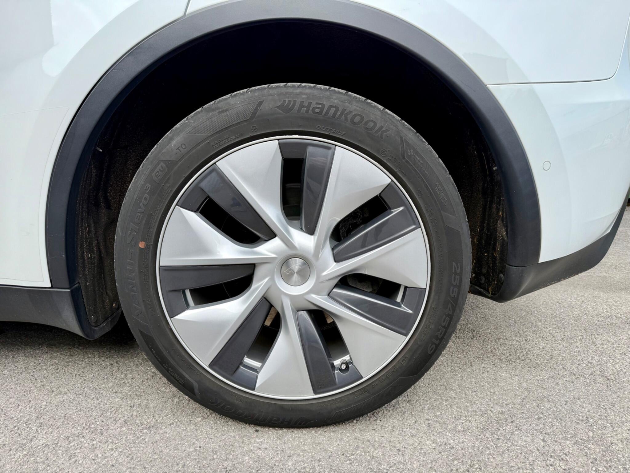 Tesla Model Y (Dual Motor) Long Range Auto 4WDE 5dr 5dr Automatic 2022