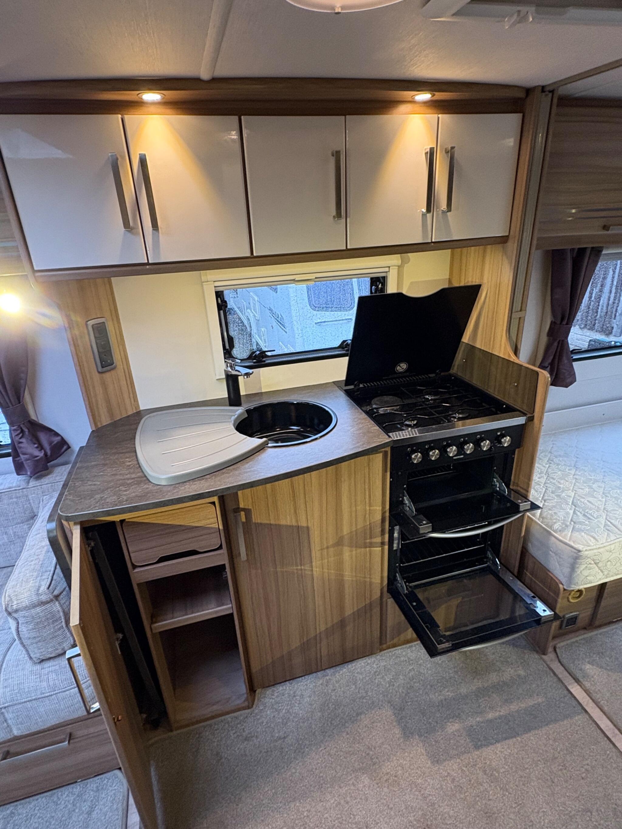 Lunar Lexon 640 0dr 2025