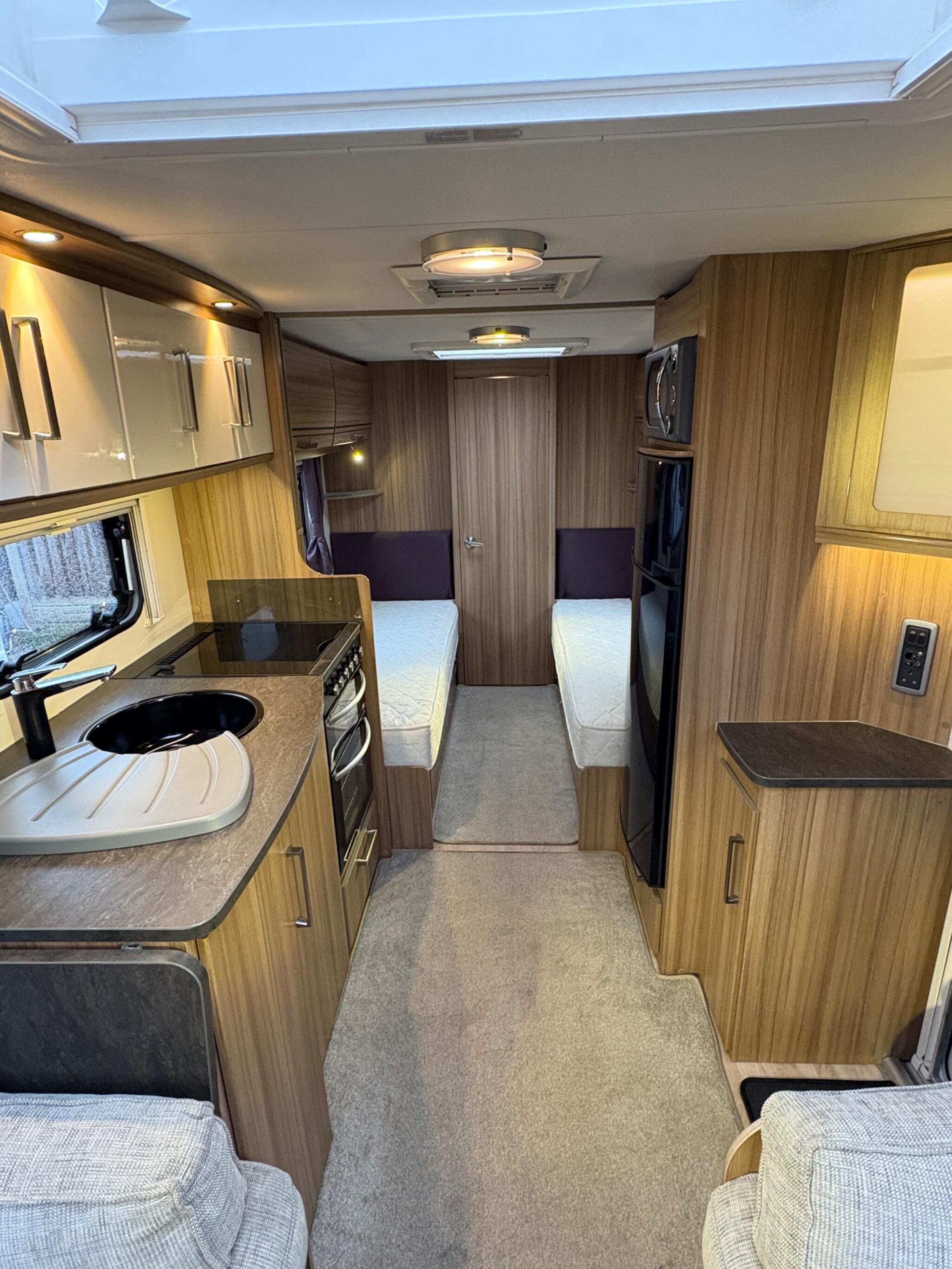 Lunar Lexon 640 0dr 2025