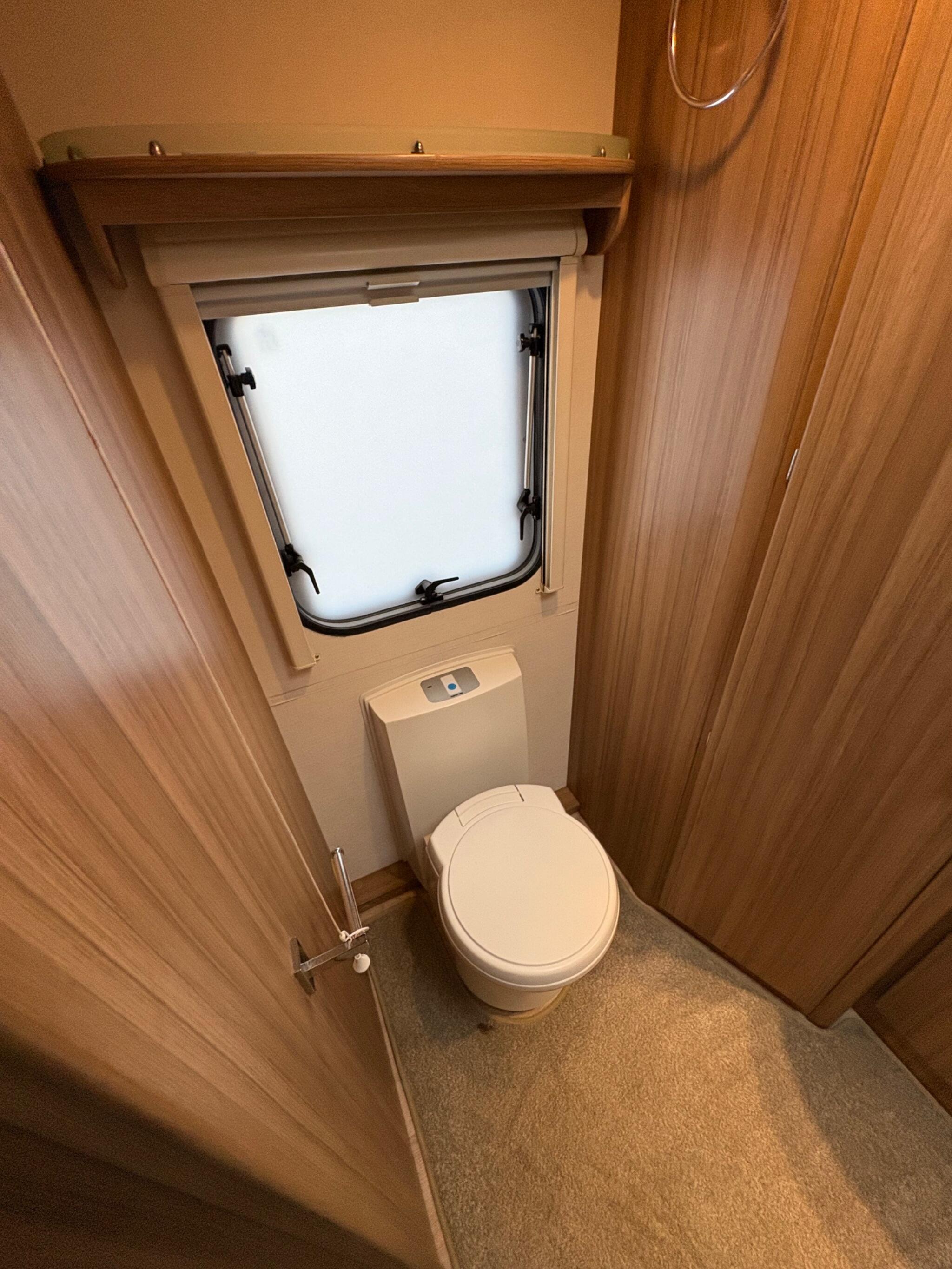 Lunar Lexon 640 0dr 2025