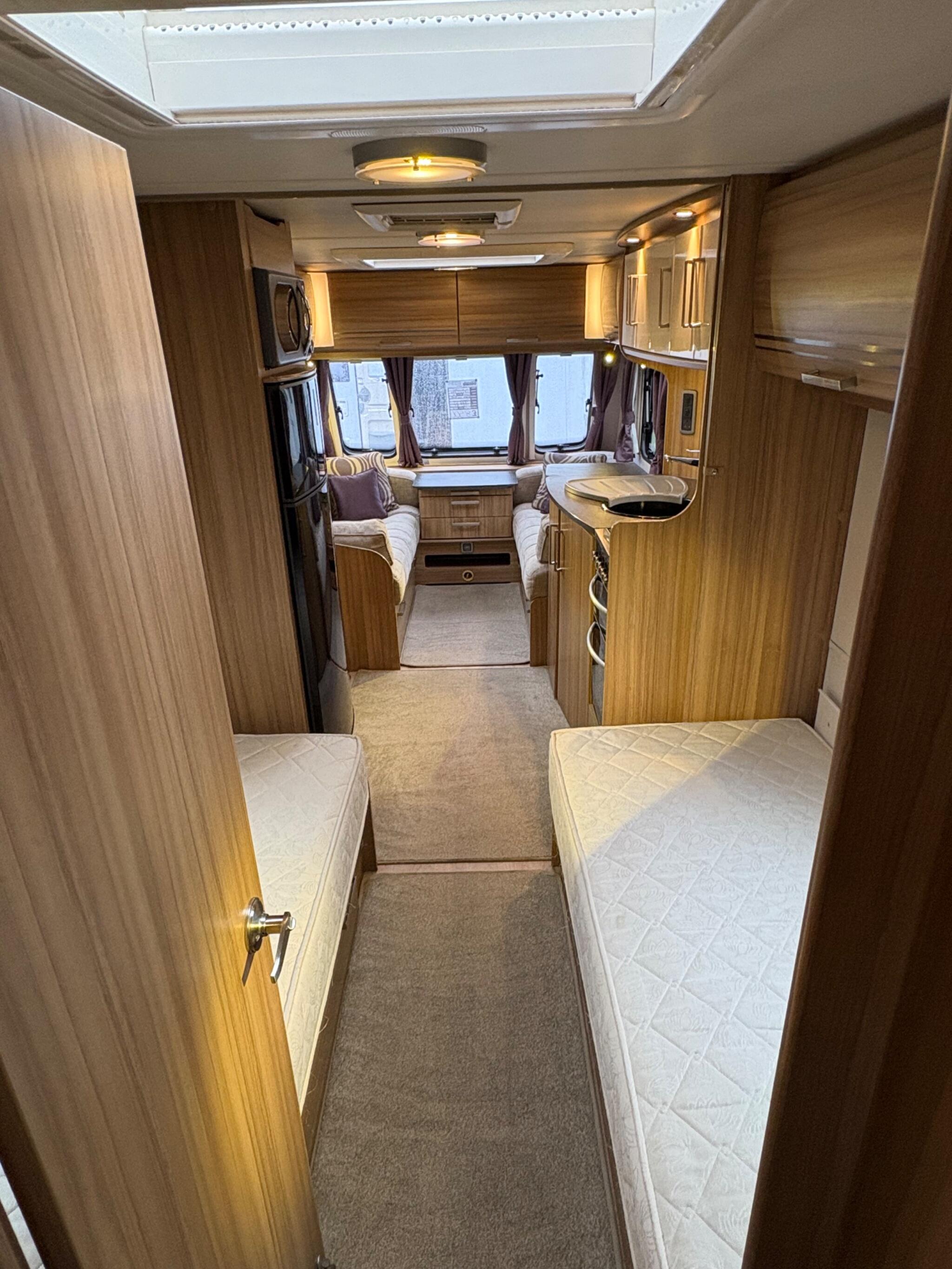 Lunar Lexon 640 0dr 2025