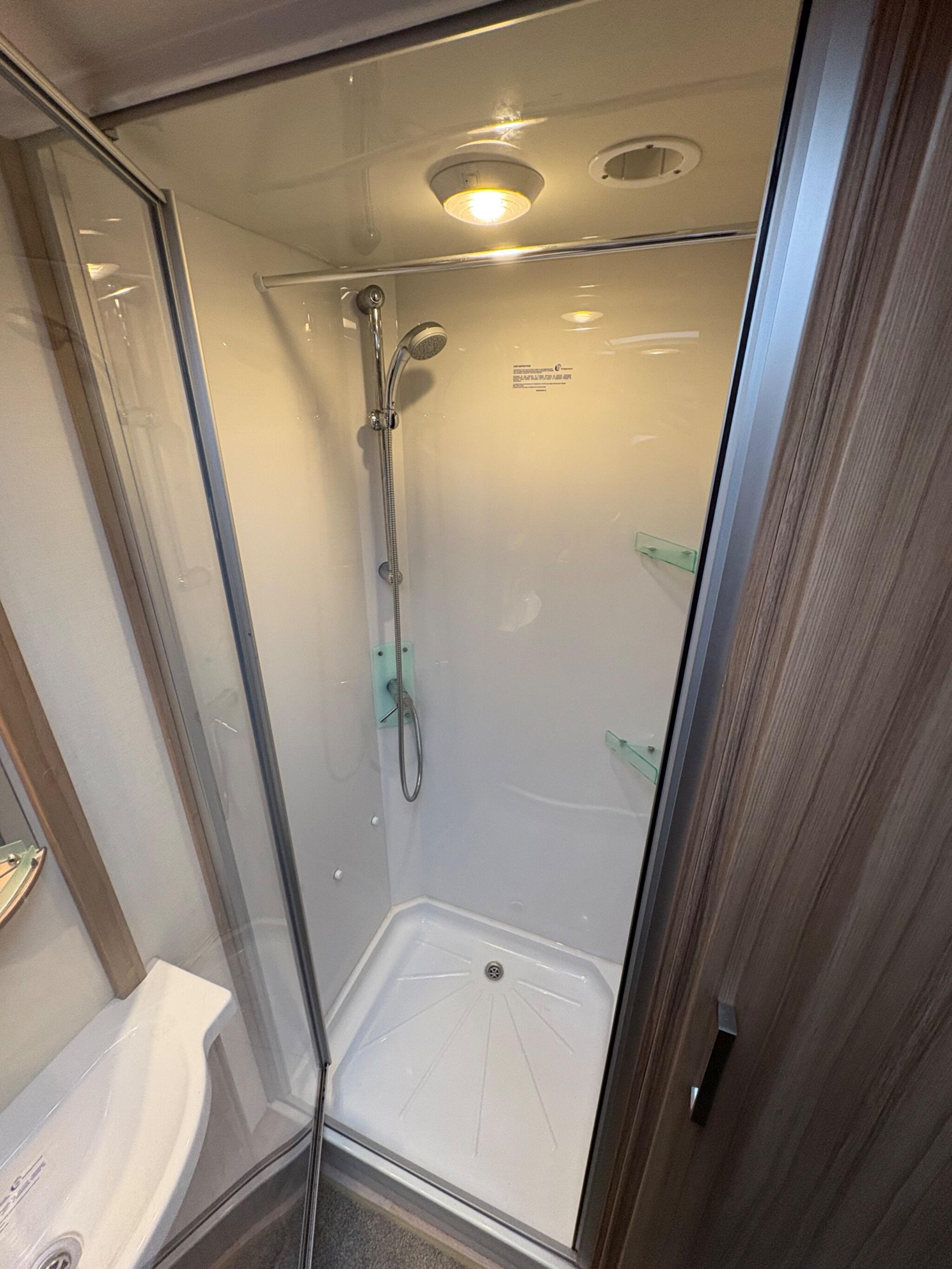 Lunar Lexon 640 0dr 2025